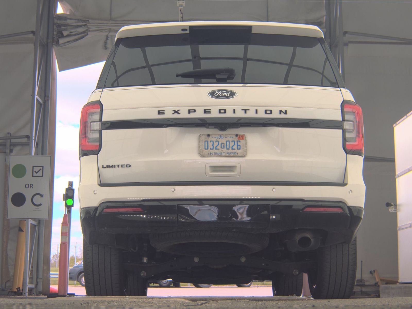 FORD EXPEDITION - 8