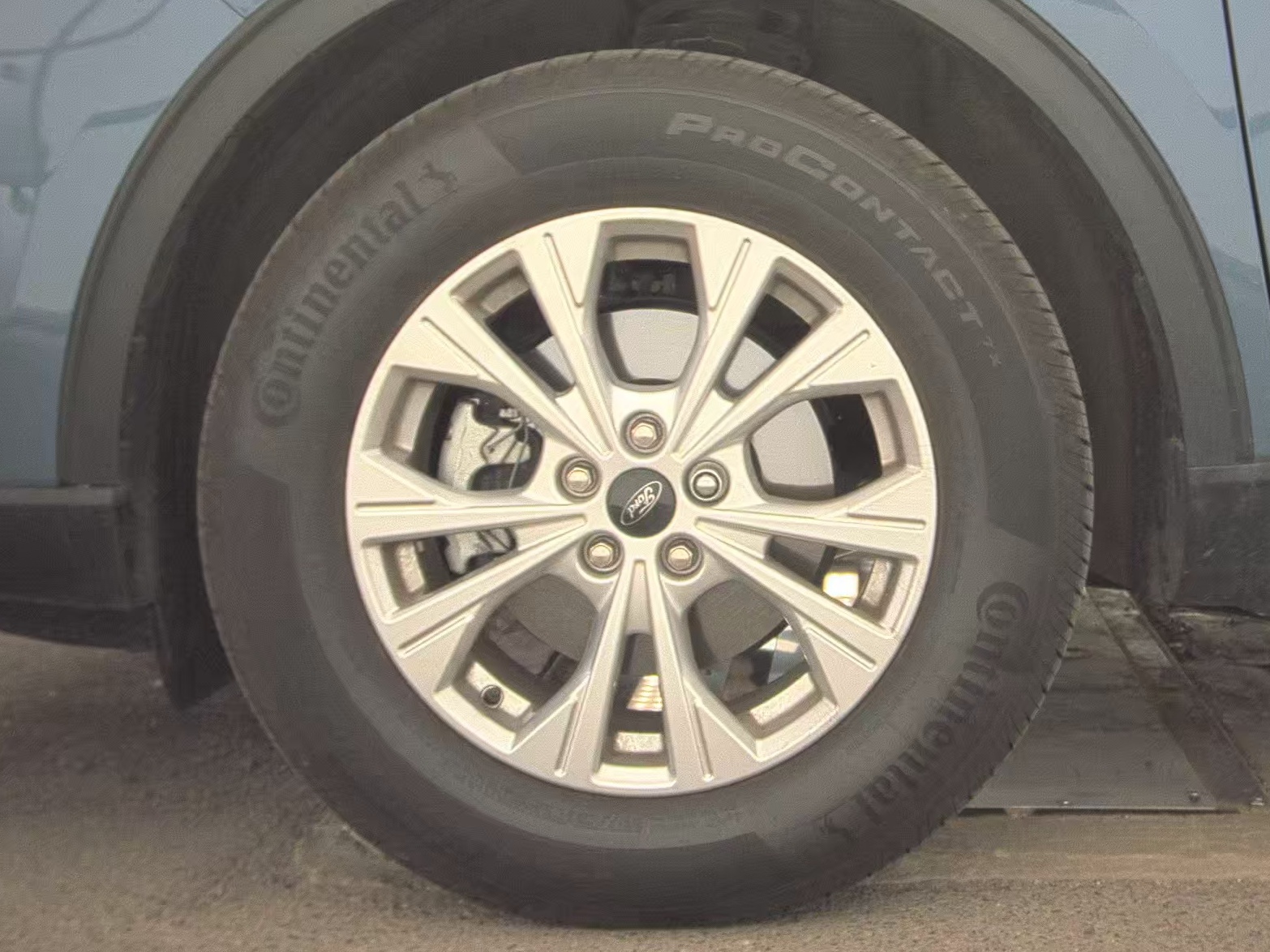FORD ESCAPE - 10