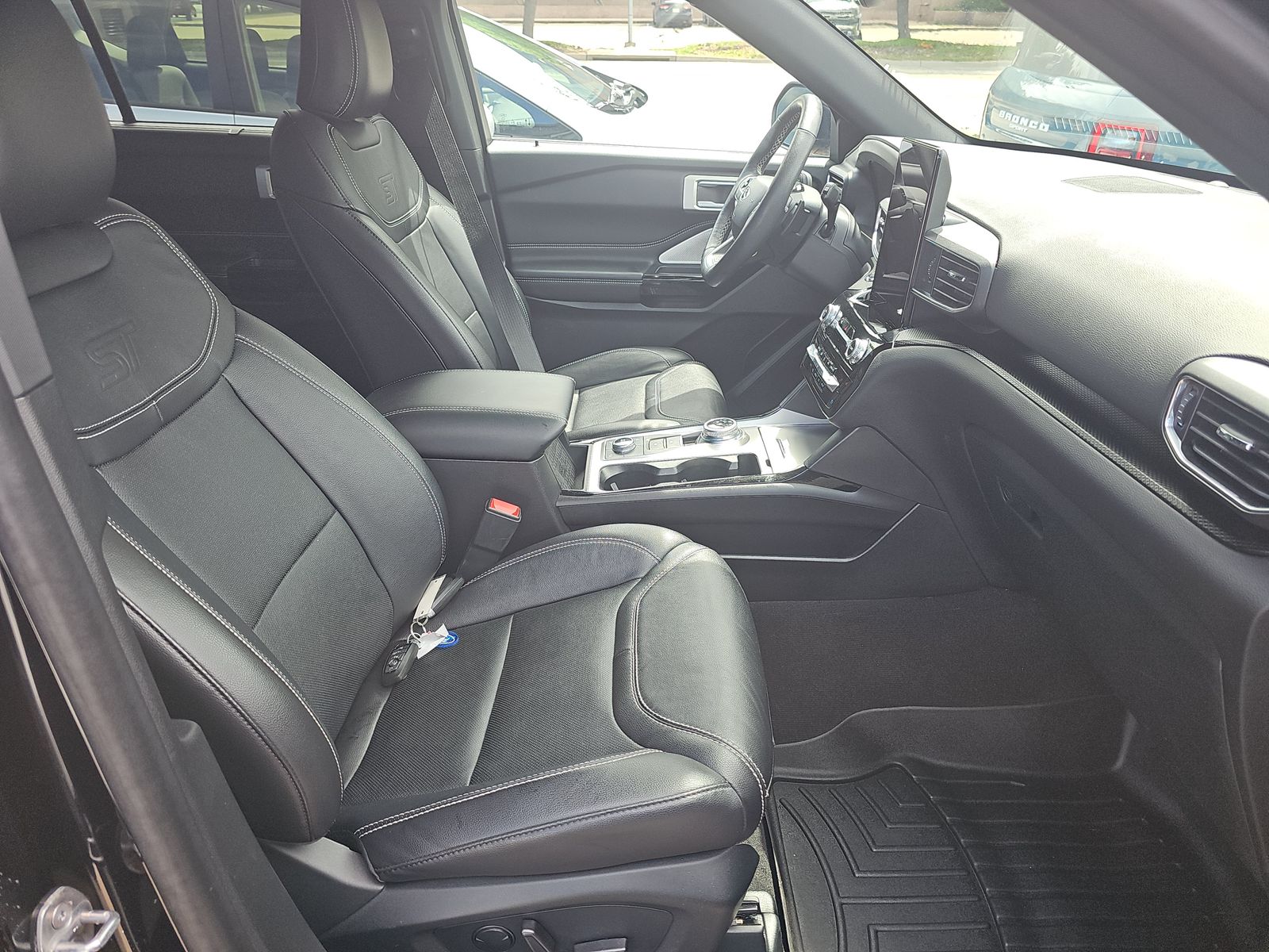 FORD EXPLORER - 9