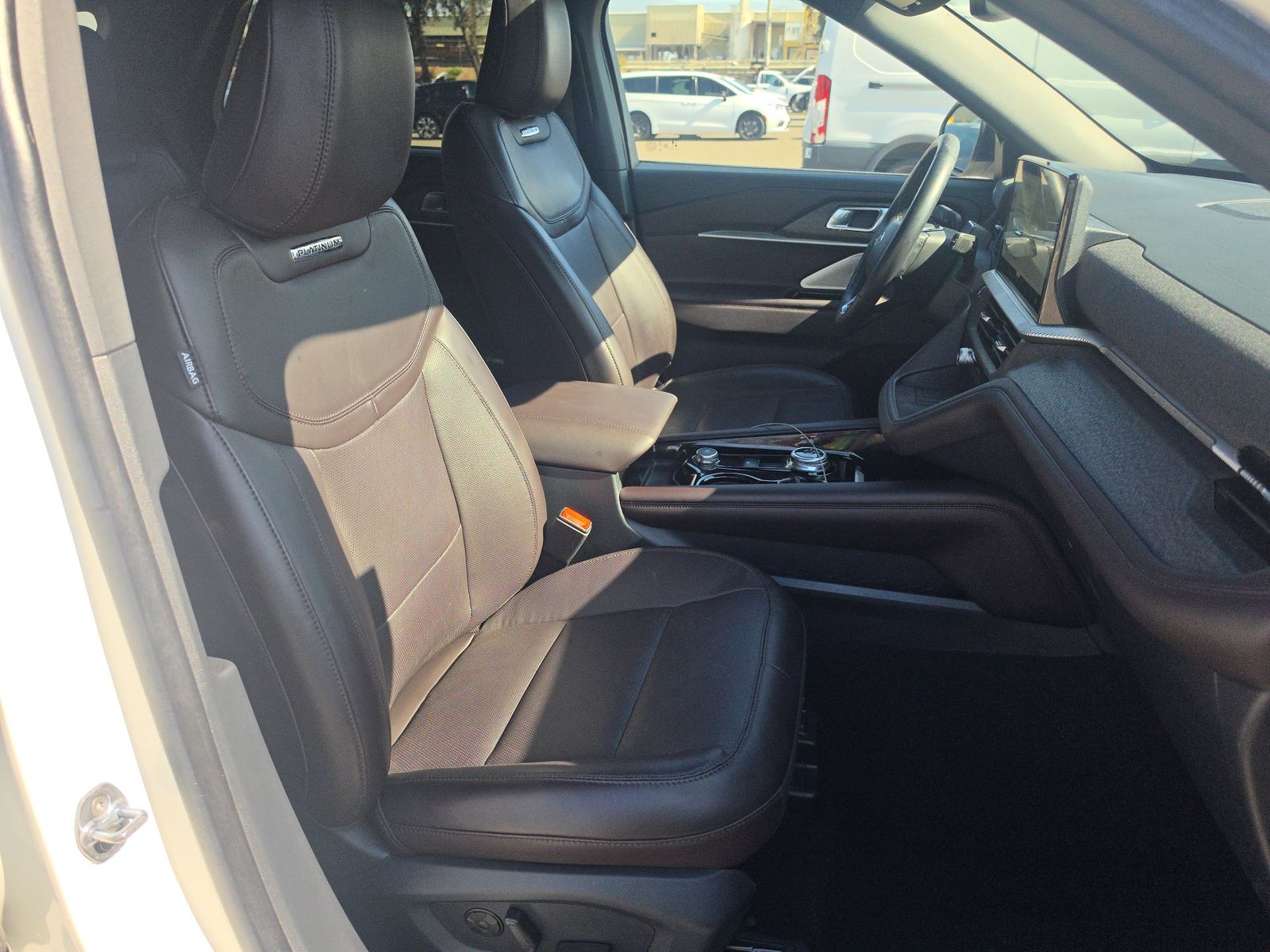FORD EXPLORER - 9