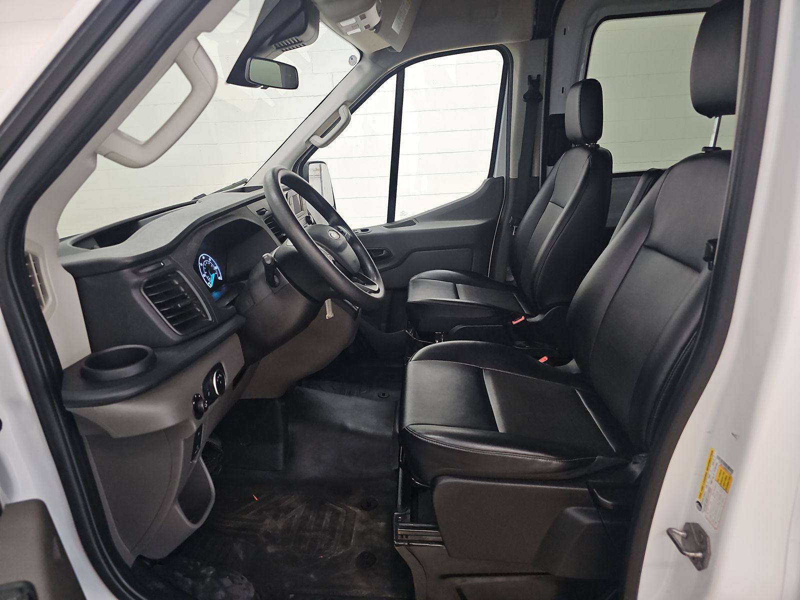 FORD TRANSIT 250 - 8