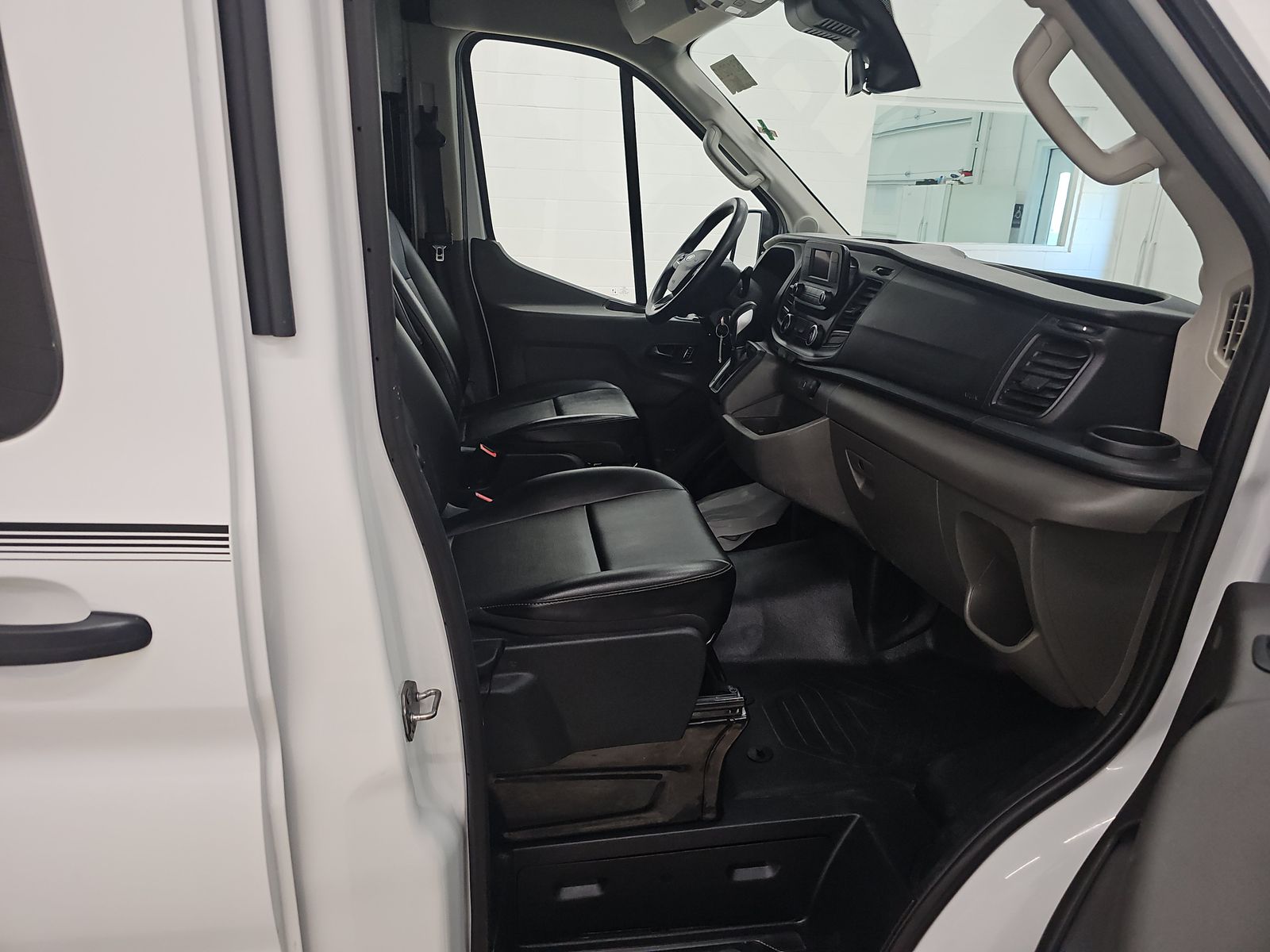 FORD TRANSIT 250 - 9
