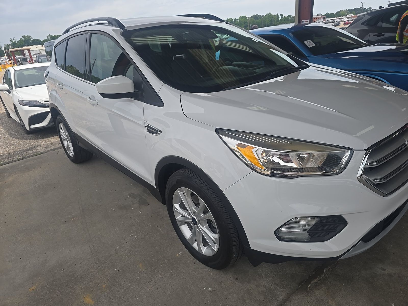 FORD ESCAPE - 4