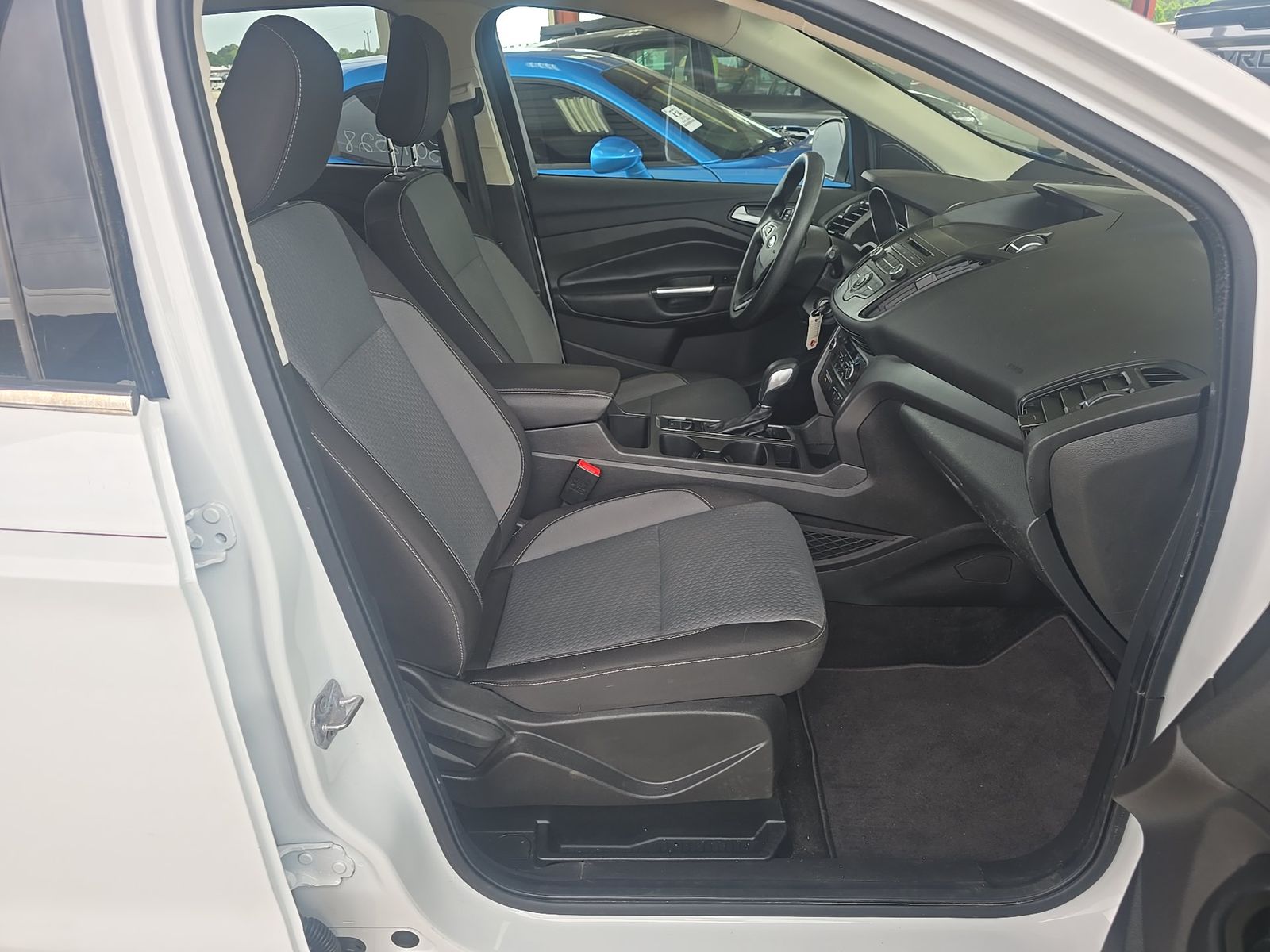 FORD ESCAPE - 9