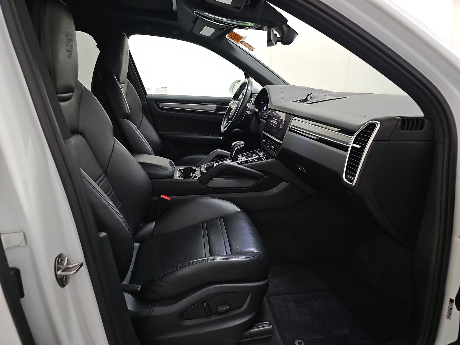 PORSCHE CAYENNE - 9
