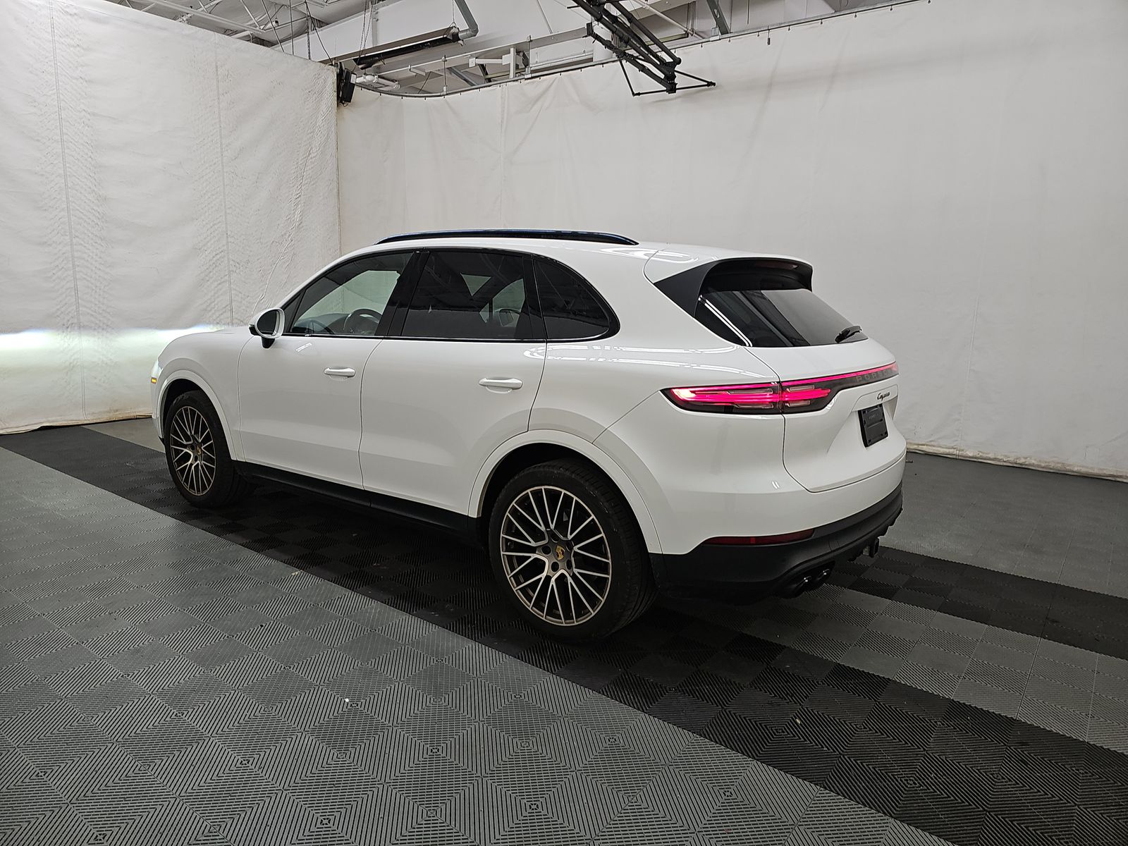 PORSCHE CAYENNE - 7