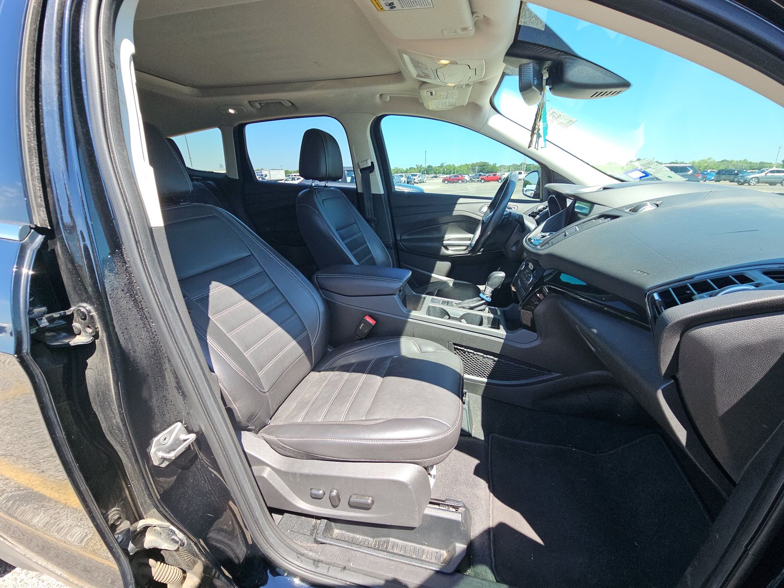 FORD ESCAPE - 9