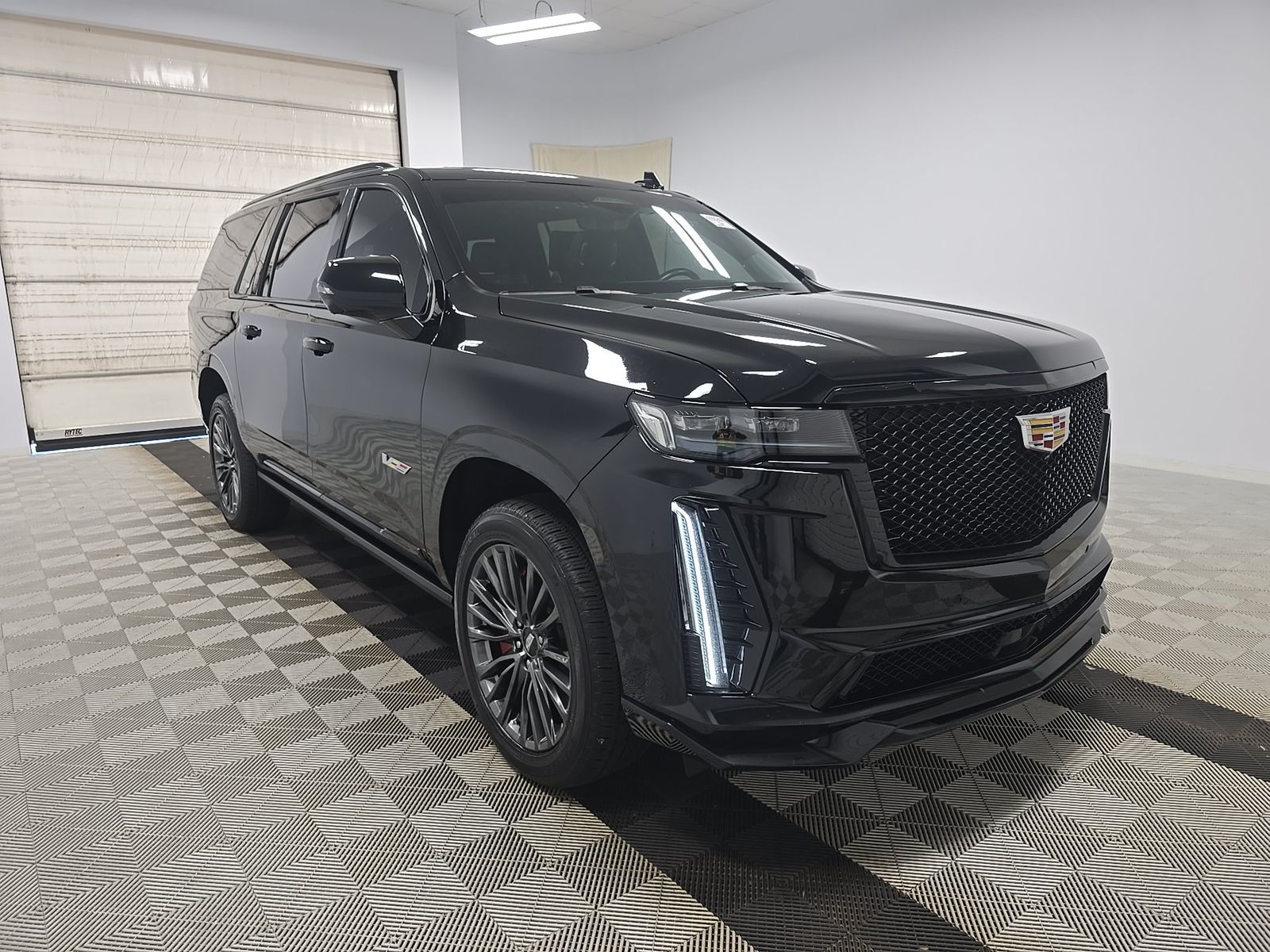 2023 Cadillac Escalade ESV V-Series AWD