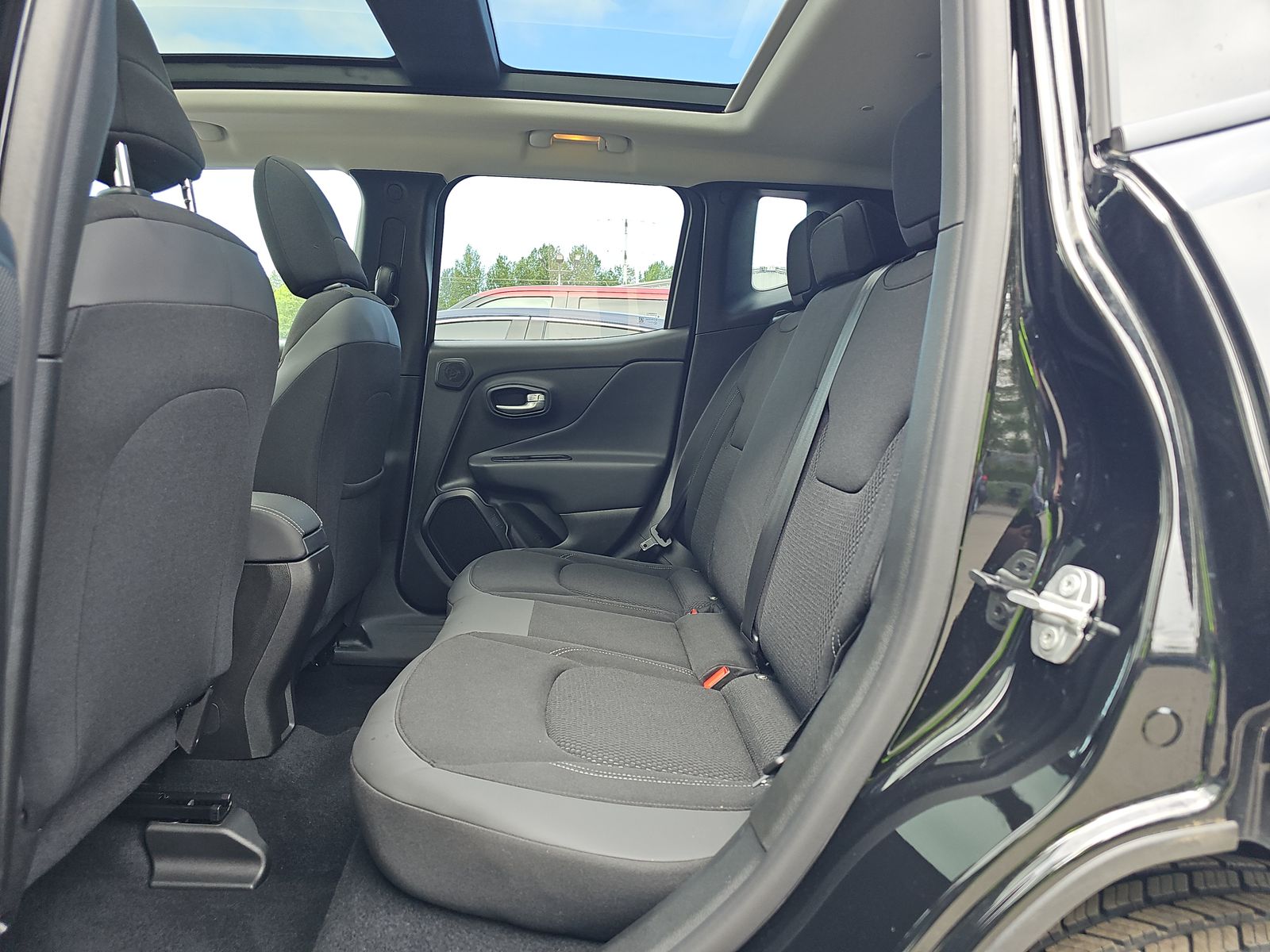 2023 Jeep Renegade Latitude Red Edition AWD