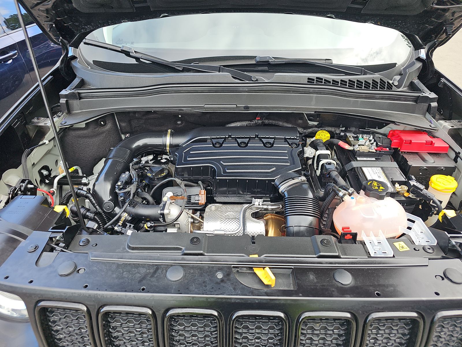 2023 Jeep Renegade Latitude Red Edition AWD