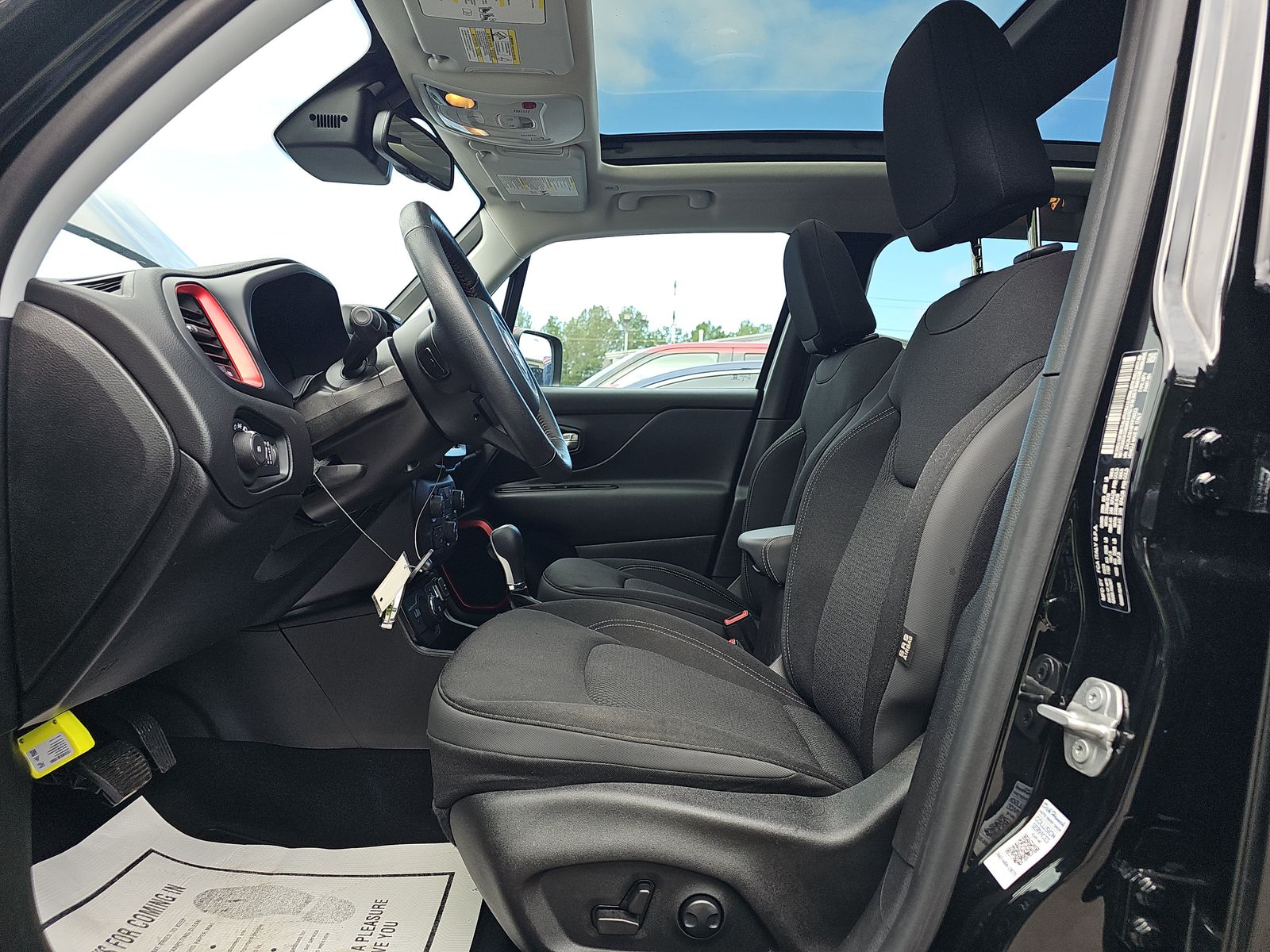 2023 Jeep Renegade Latitude Red Edition AWD