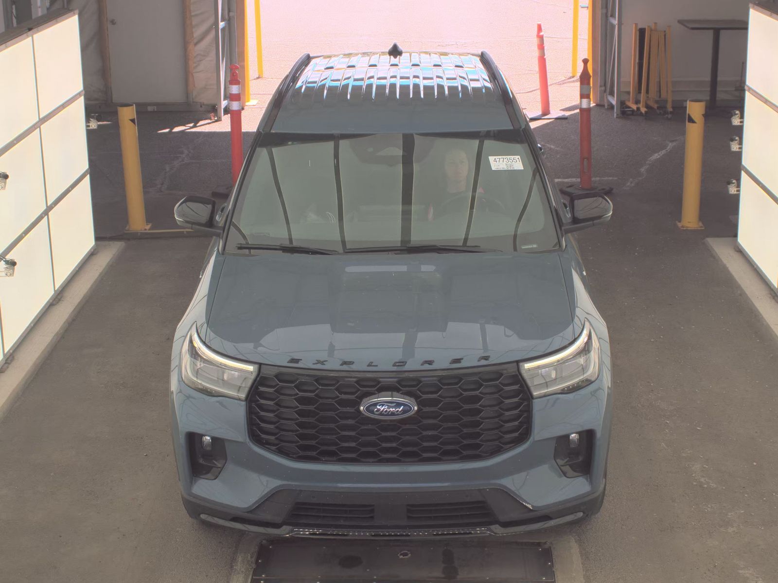 FORD EXPLORER - 3