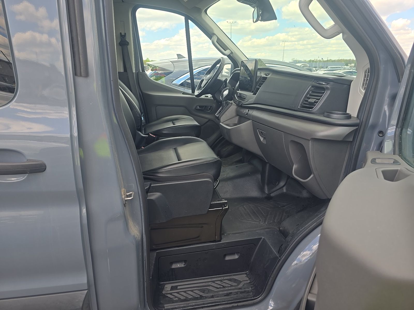 FORD TRANSIT 150 - 3