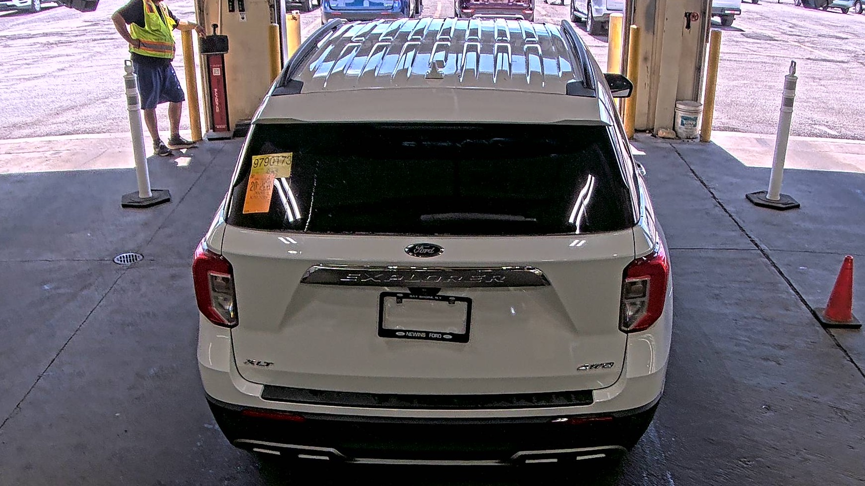 FORD EXPLORER - 6
