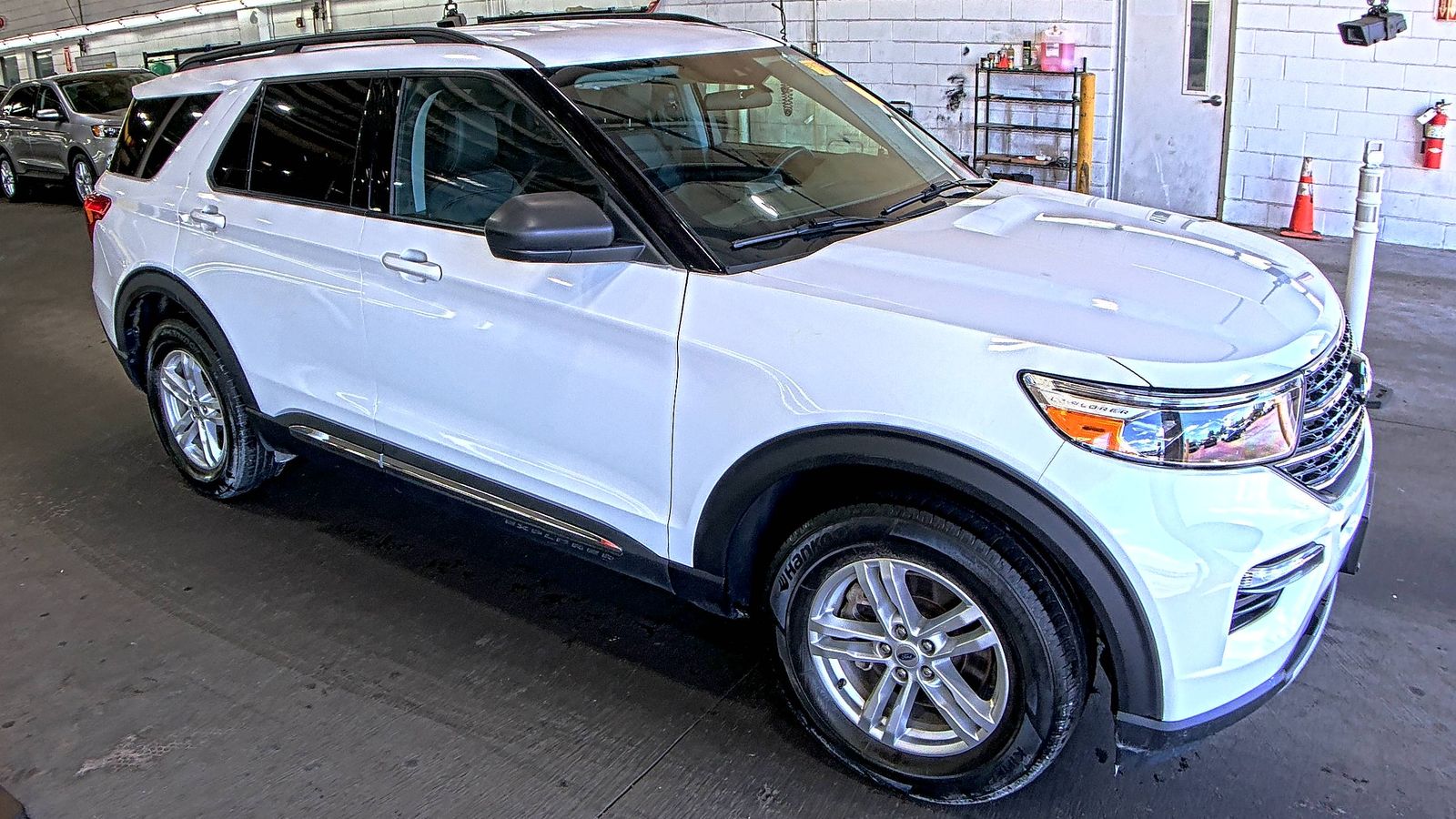 FORD EXPLORER - 4