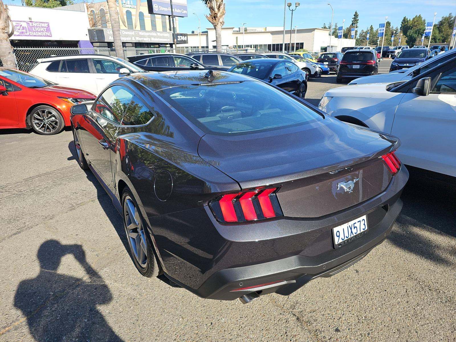 FORD MUSTANG - 4