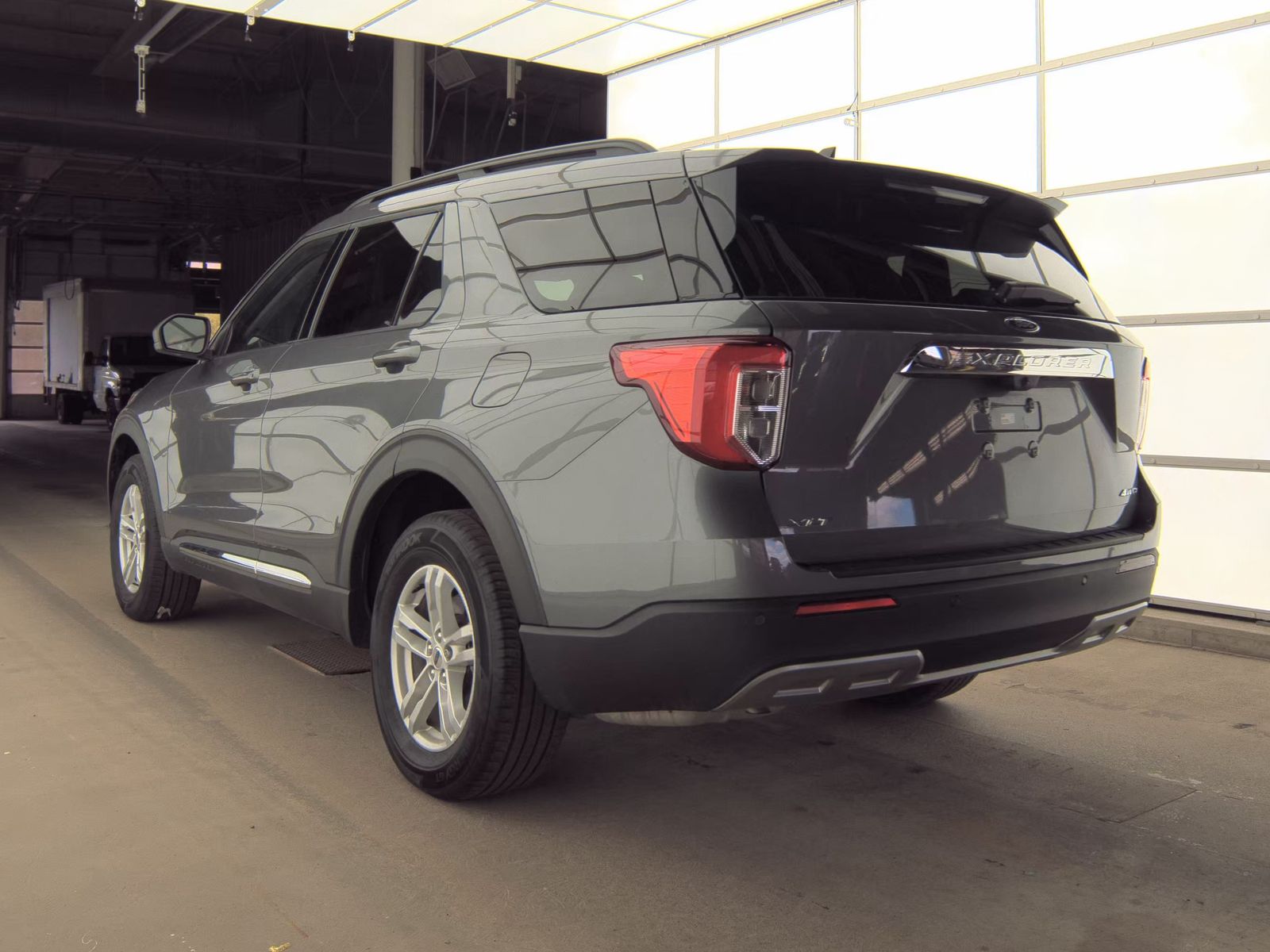 FORD EXPLORER - 9