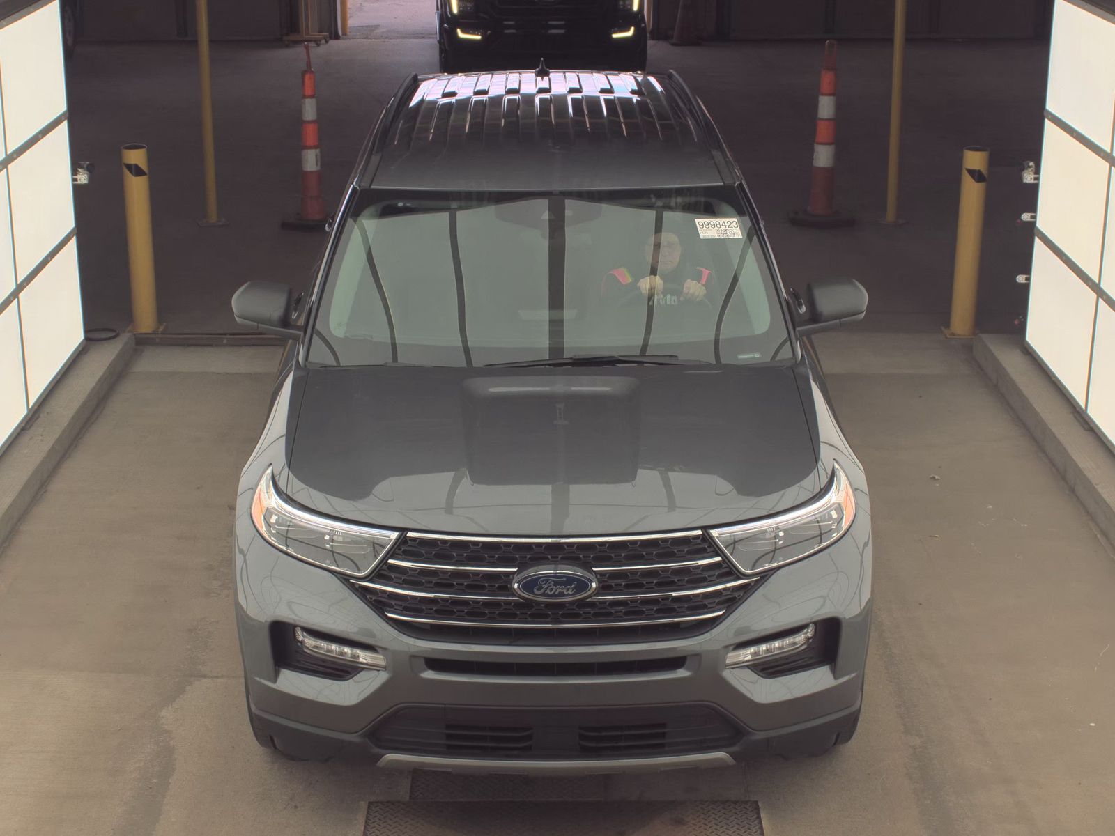 FORD EXPLORER - 3