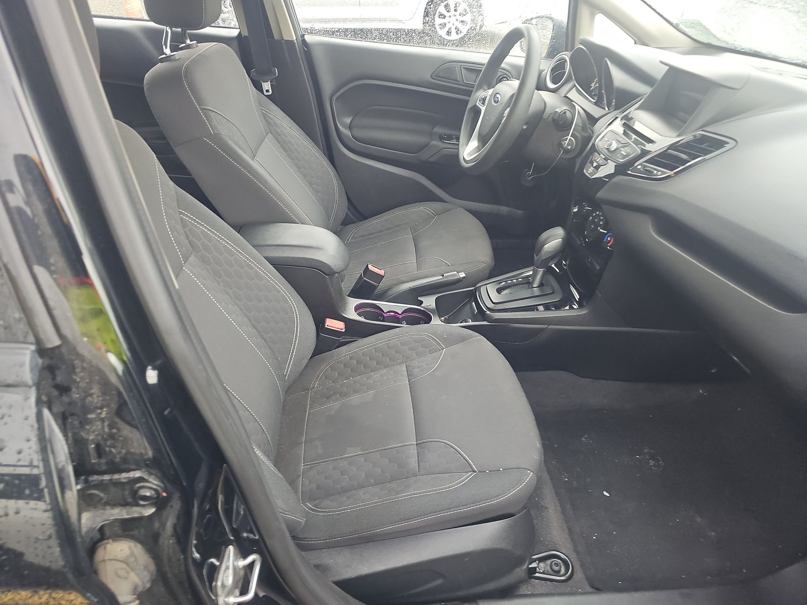 FORD FIESTA - 9