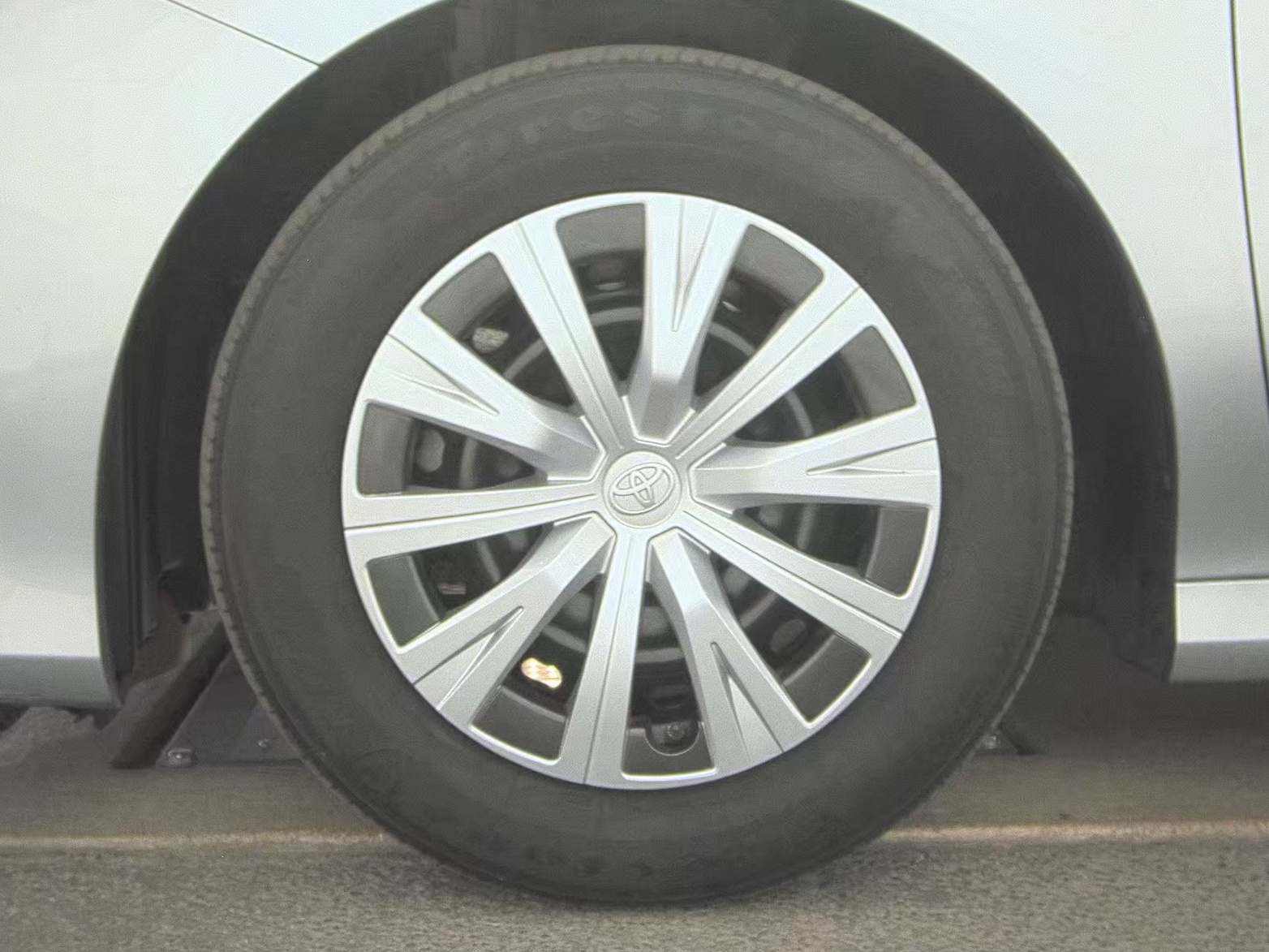 TOYOTA CAMRY - 10