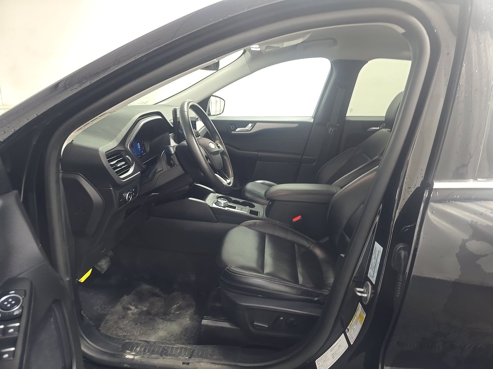 FORD ESCAPE - 8