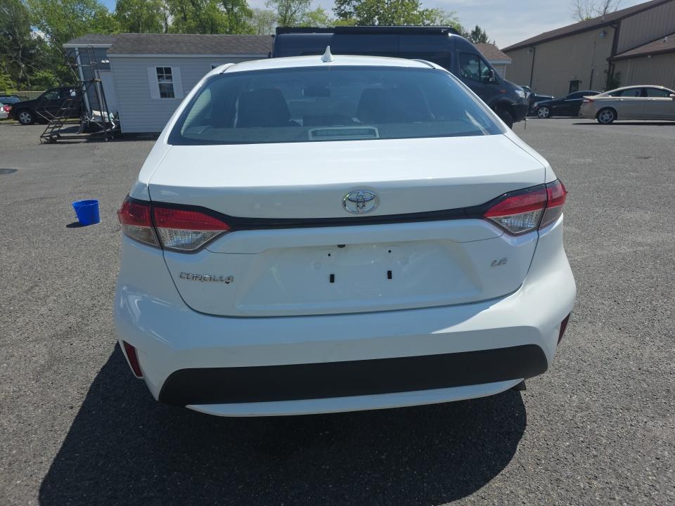 2022 Toyota Corolla LE FWD