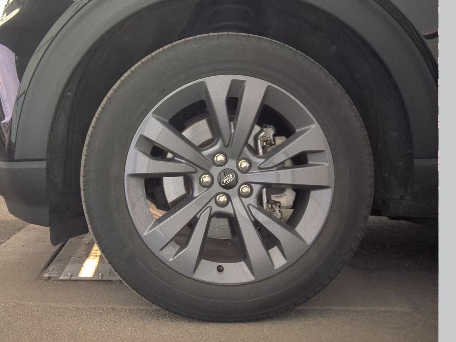 FORD EXPLORER - 10