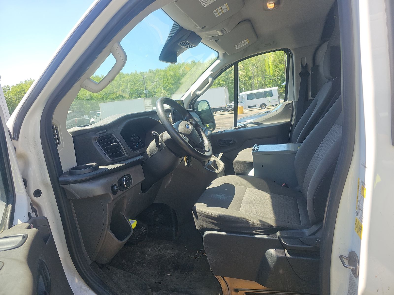 FORD TRANSIT 250 - 8