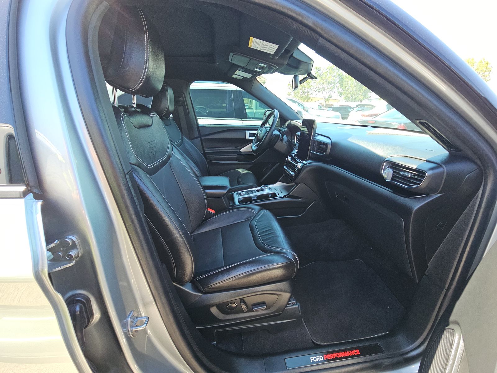 FORD EXPLORER - 9