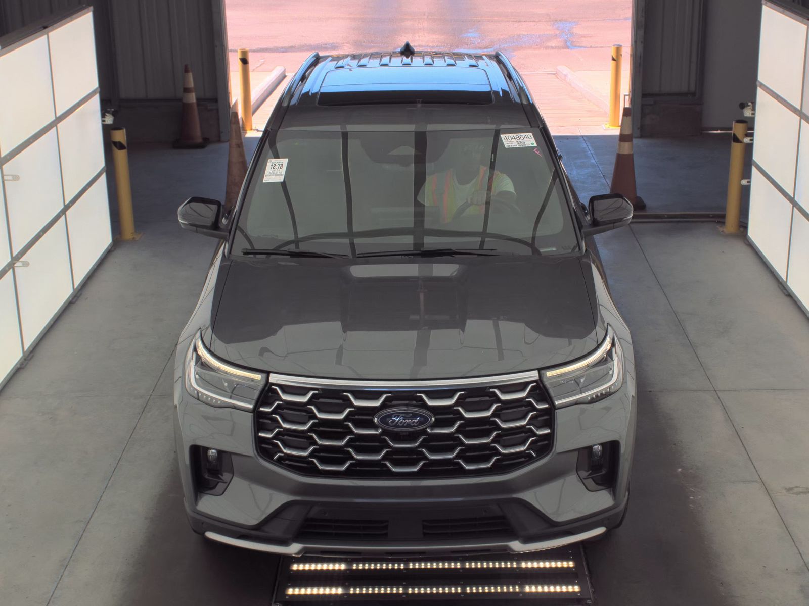 FORD EXPLORER - 3