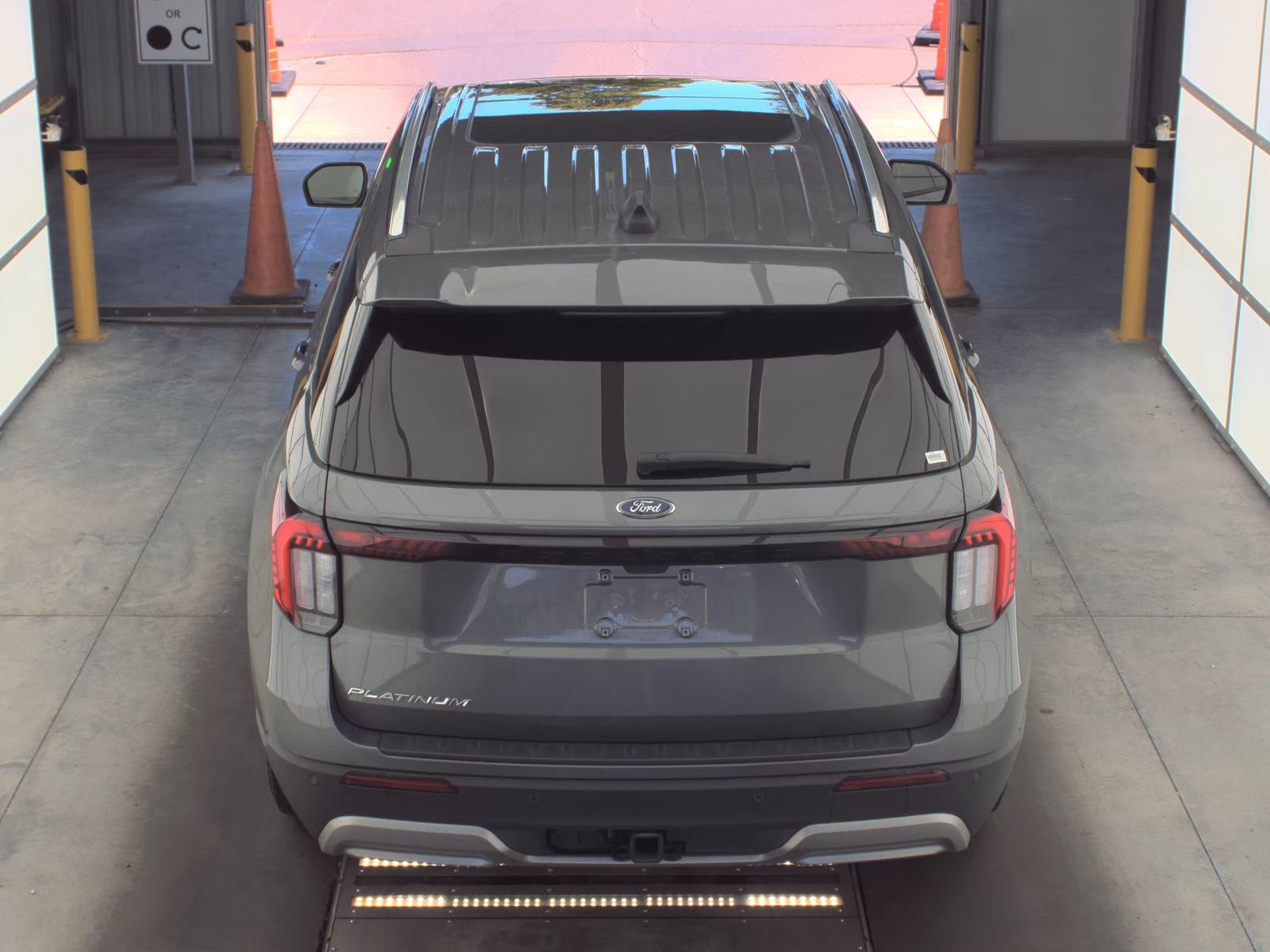 FORD EXPLORER - 7
