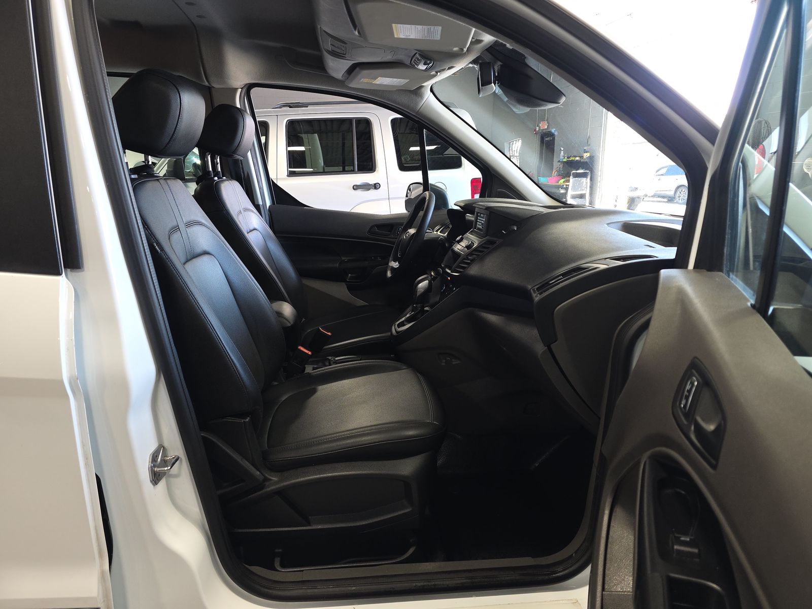FORD TRANSIT CONNECT - 9