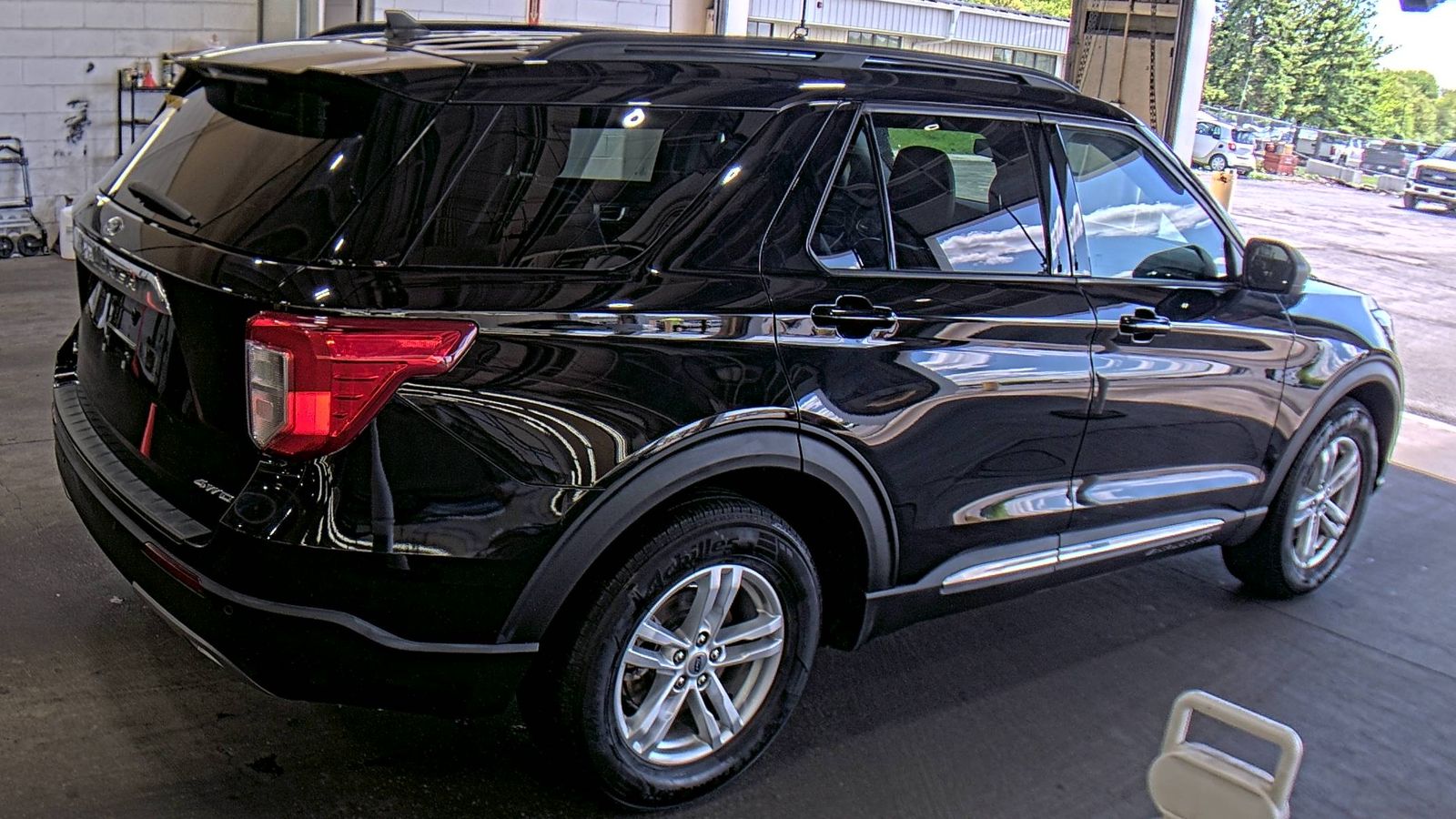 FORD EXPLORER - 5