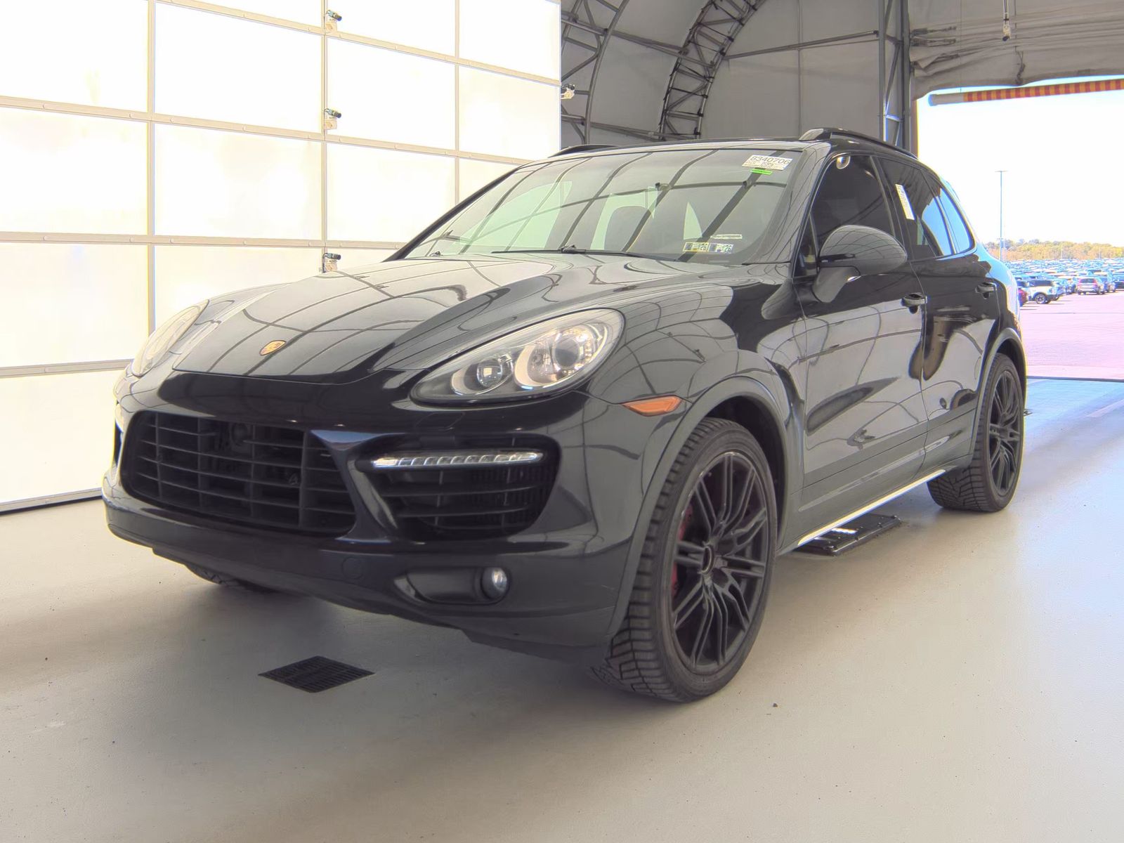 PORSCHE CAYENNE - 1