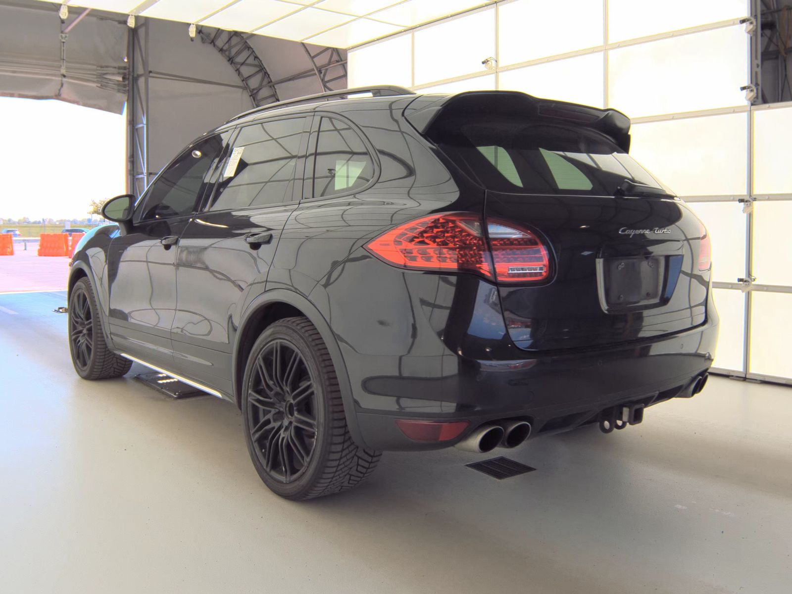 PORSCHE CAYENNE - 9