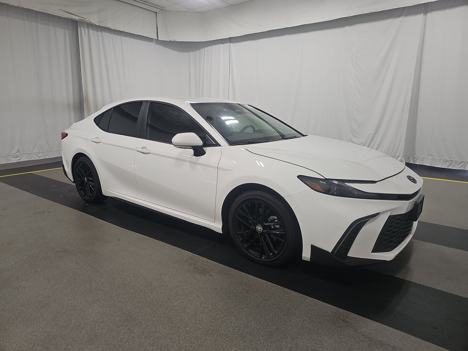 TOYOTA CAMRY - 4