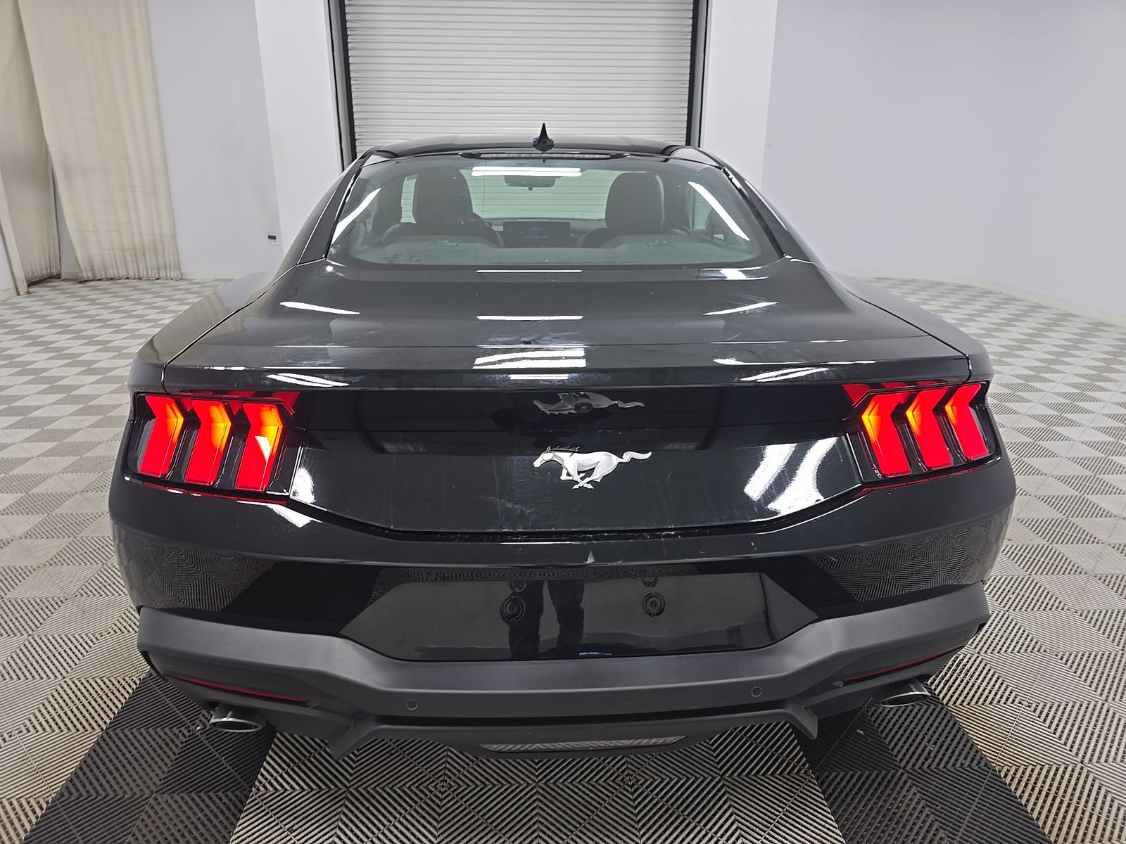 FORD MUSTANG - 6