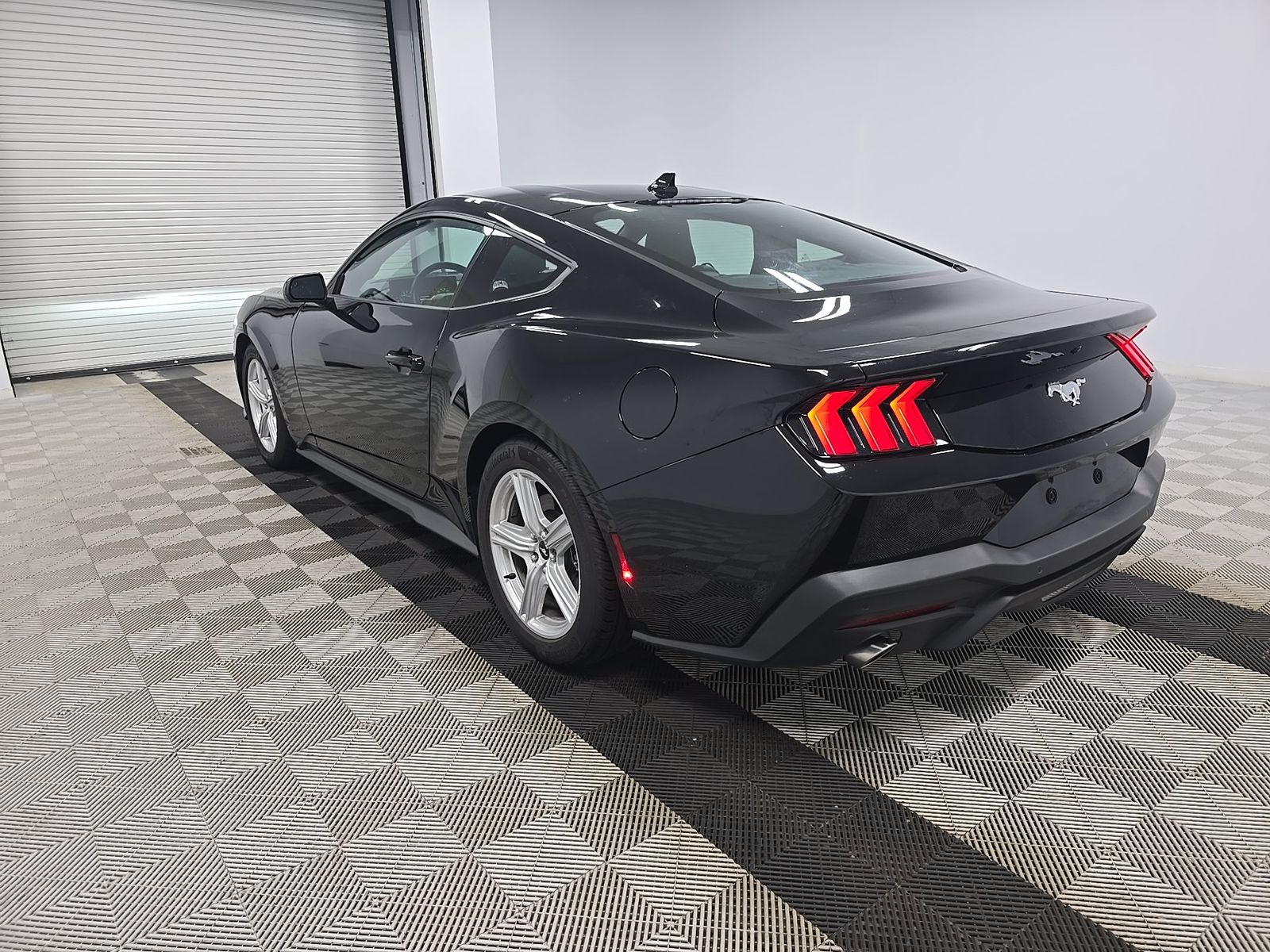 FORD MUSTANG - 7