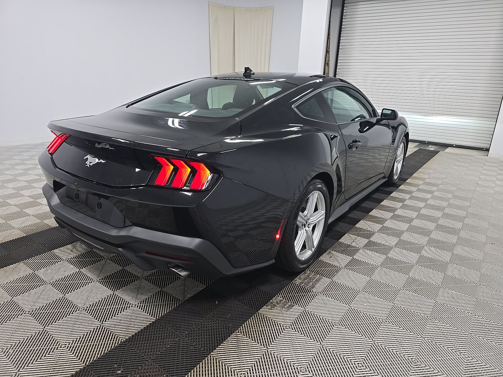 FORD MUSTANG - 5