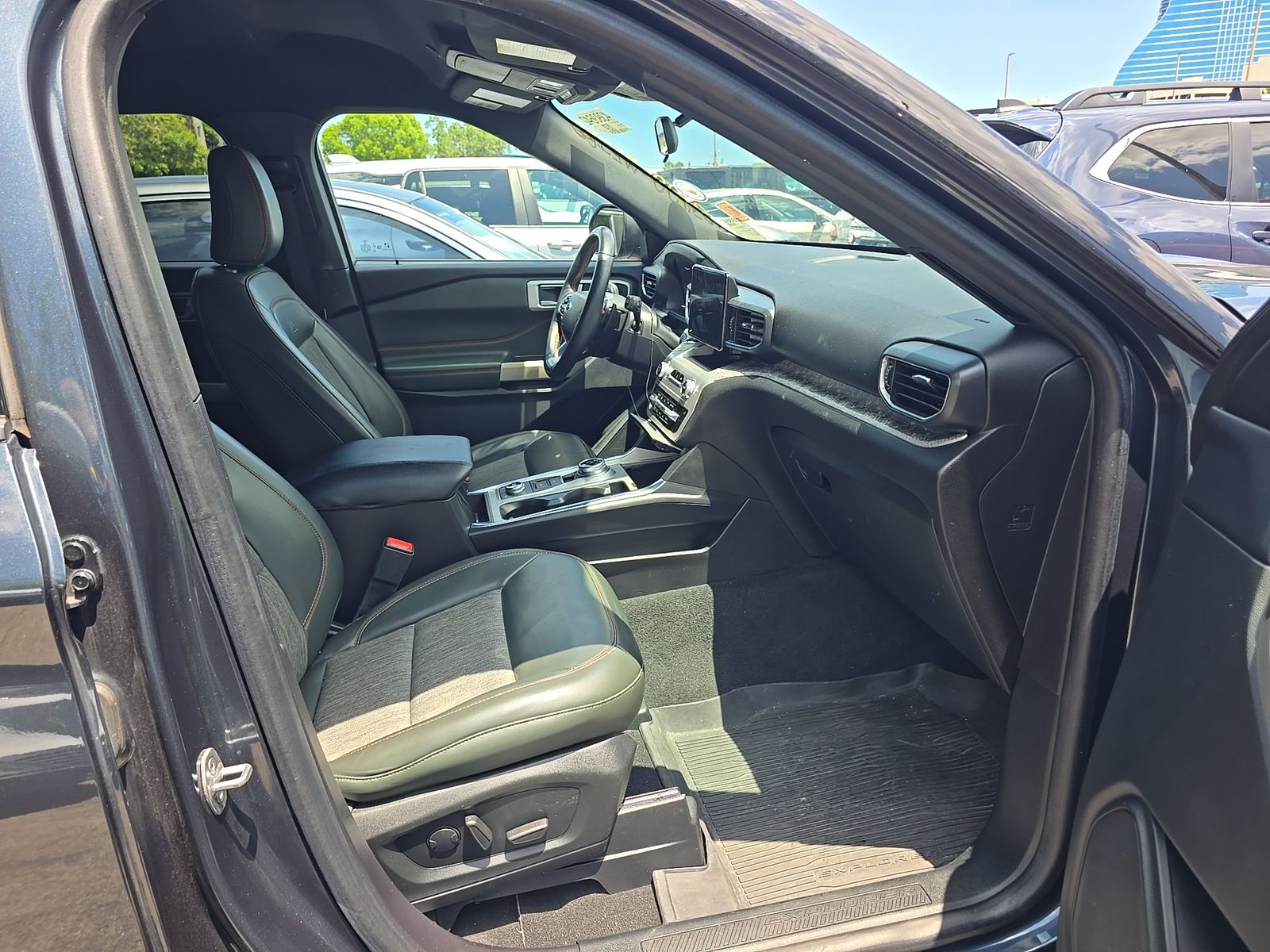 FORD EXPLORER - 9