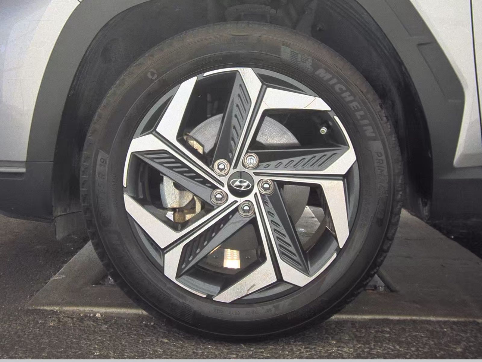 HYUNDAI TUCSON - 10
