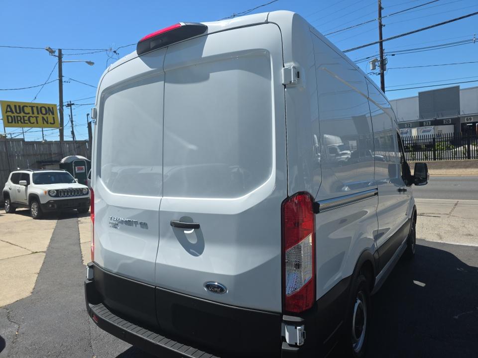 FORD TRANSIT 150 - 5