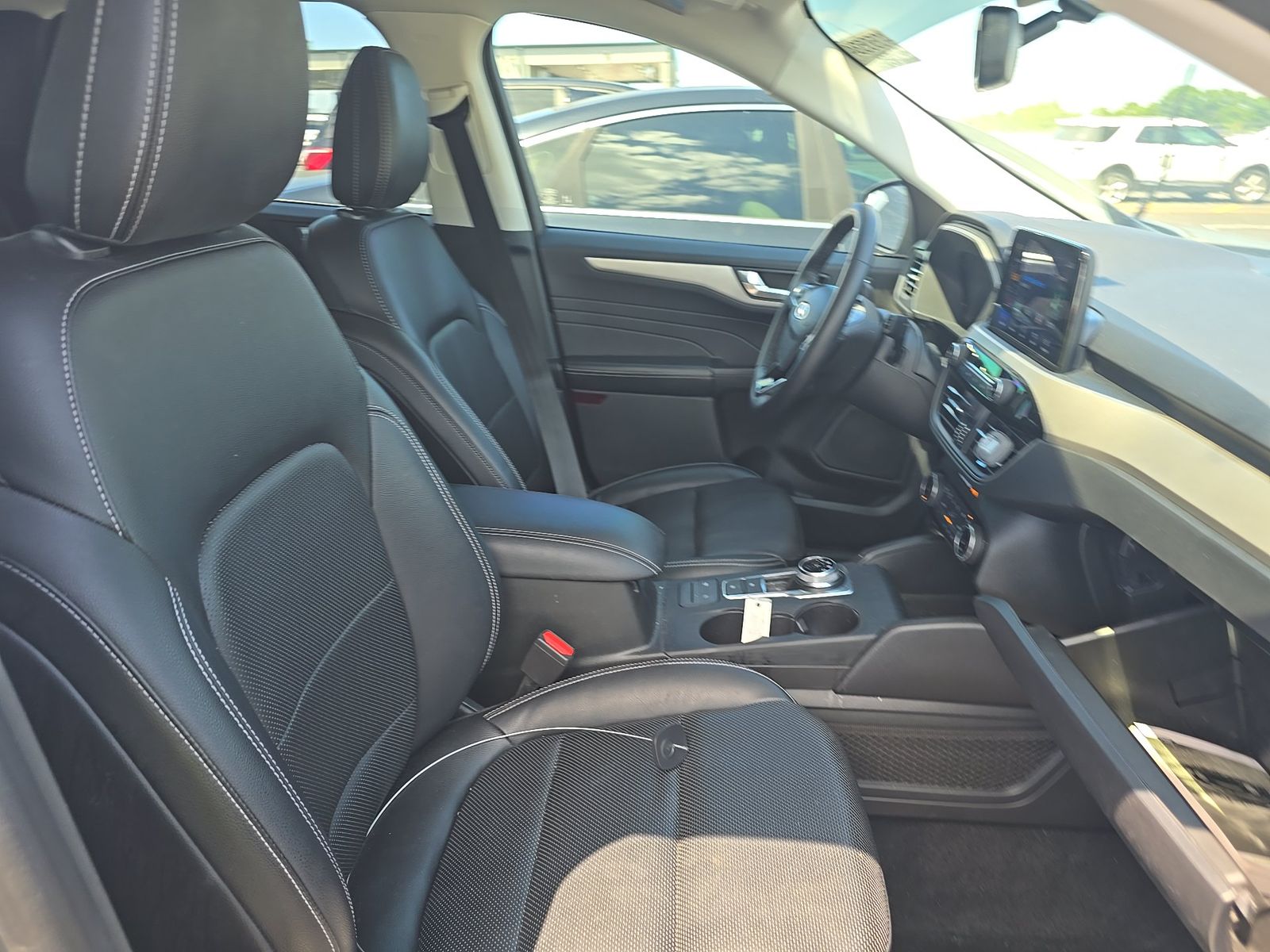 FORD ESCAPE - 9