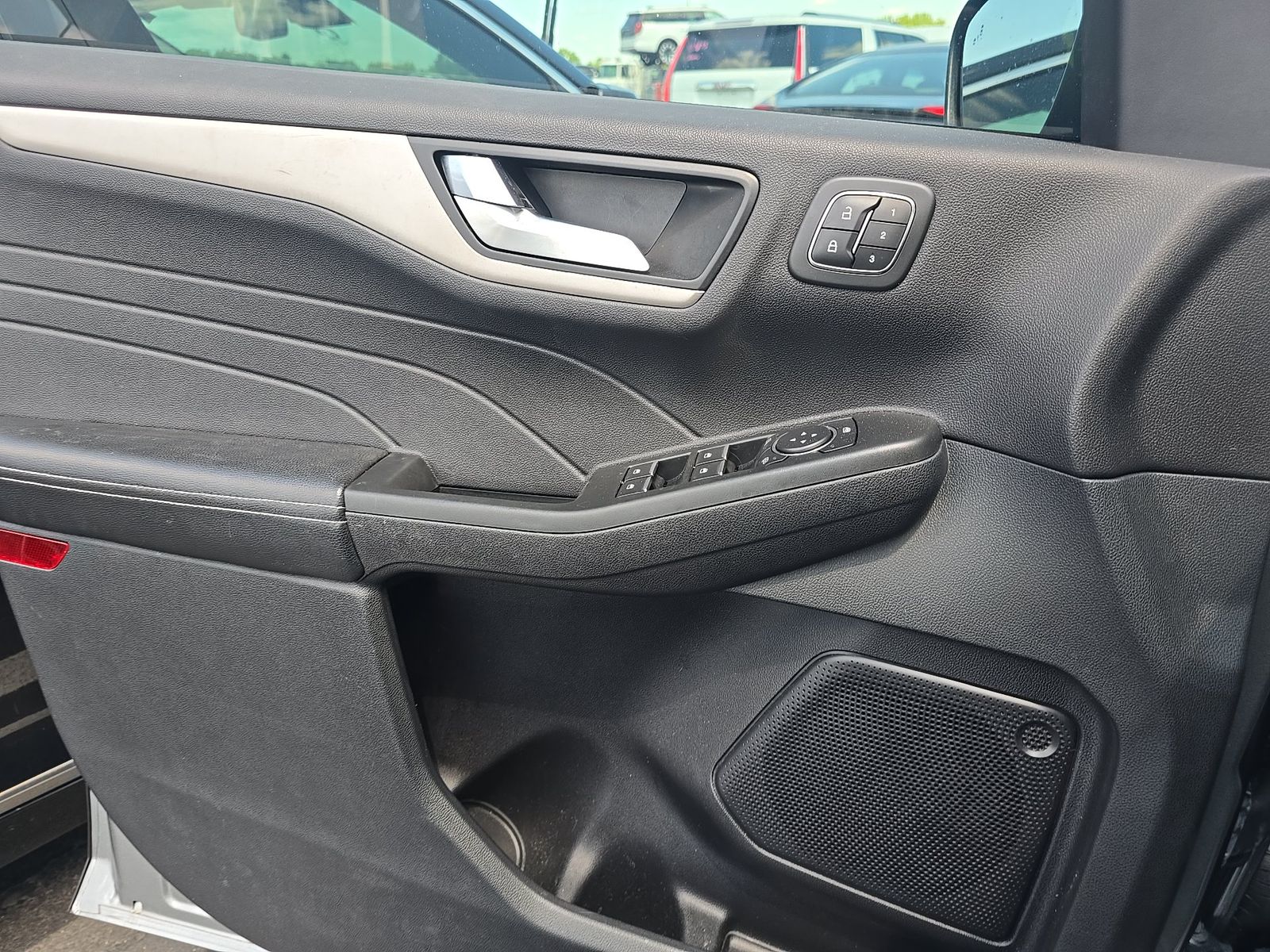 FORD ESCAPE - 10