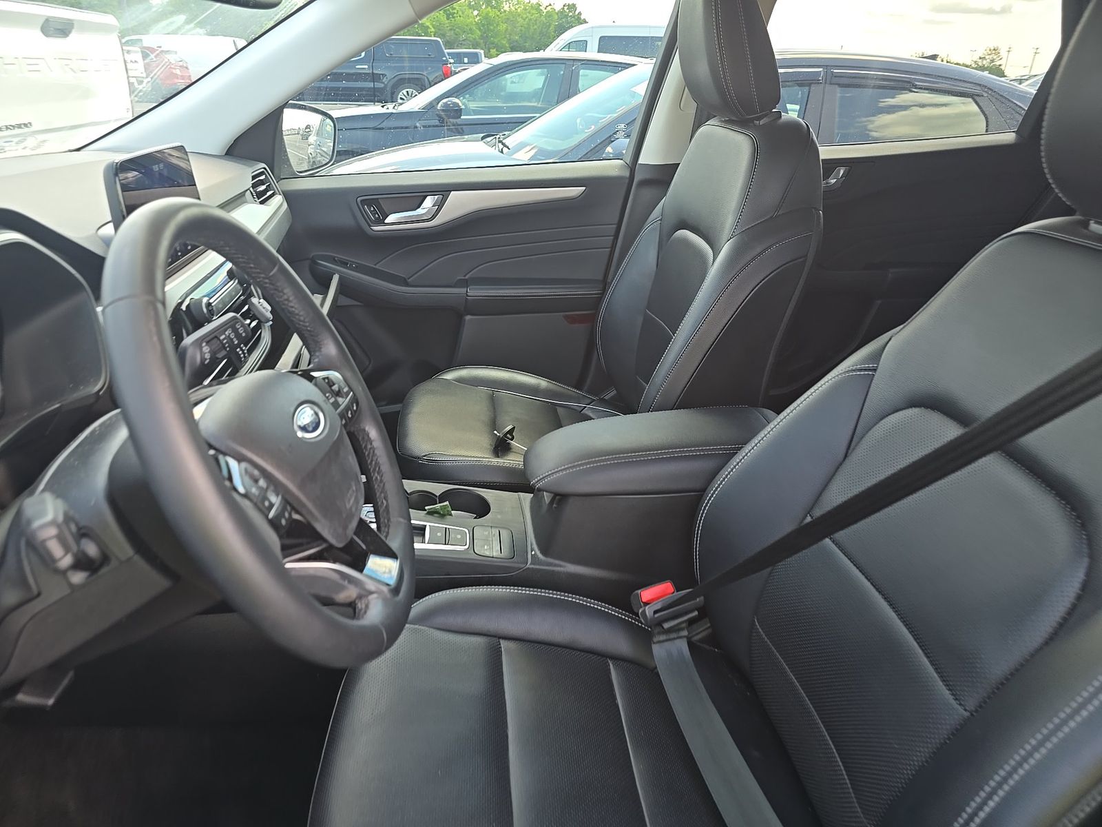 FORD ESCAPE - 8