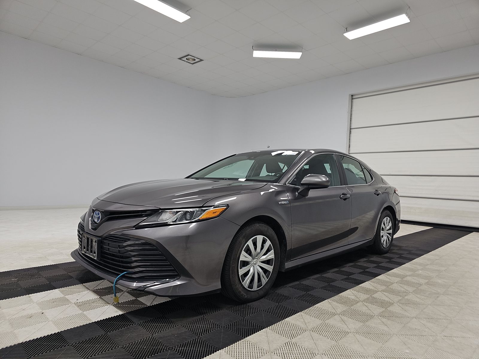 TOYOTA CAMRY - 1