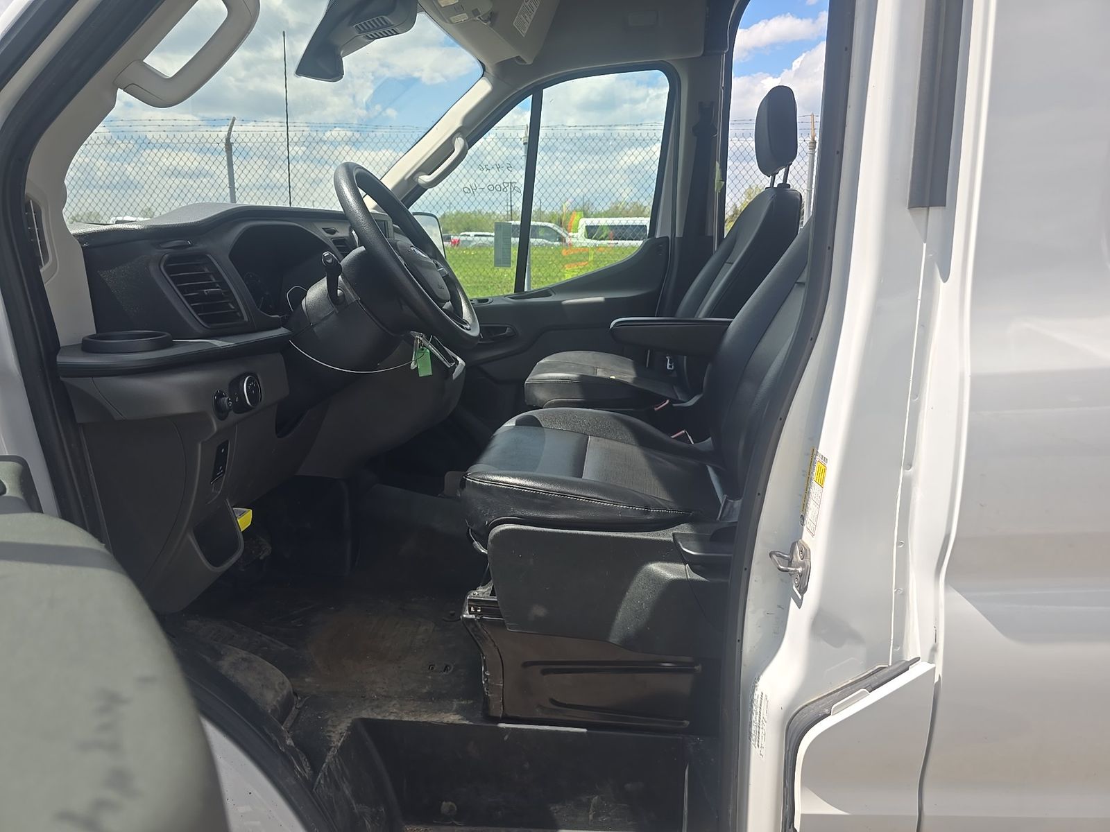 FORD TRANSIT 250 - 8