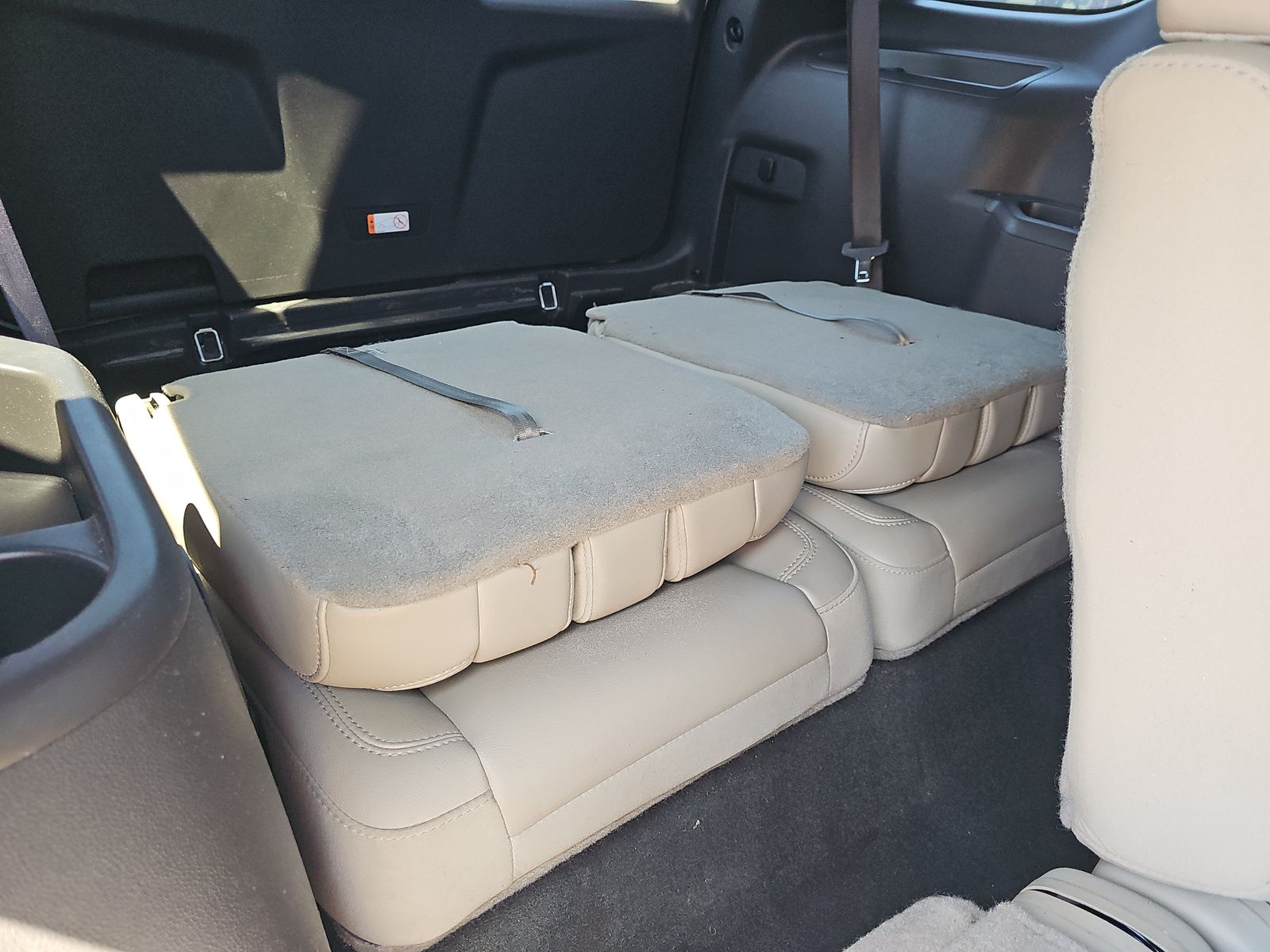 FORD EXPLORER - 9