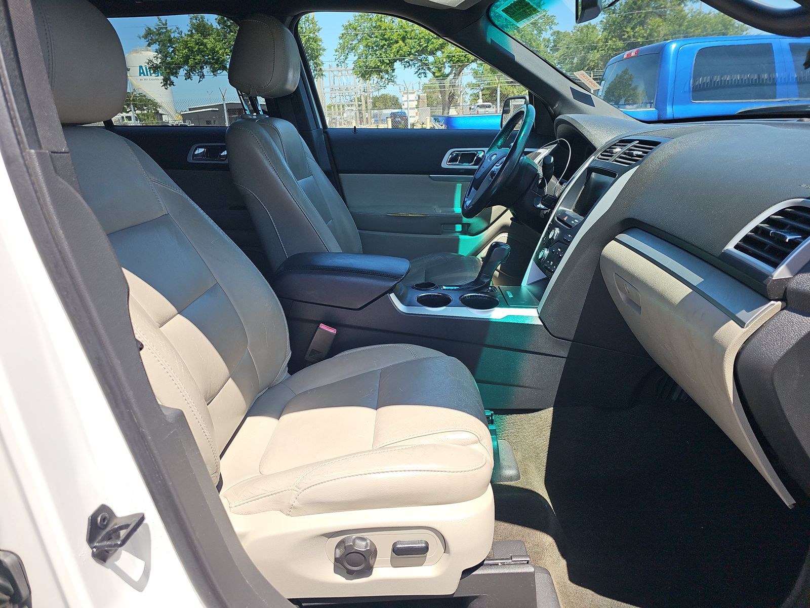 FORD EXPLORER - 3