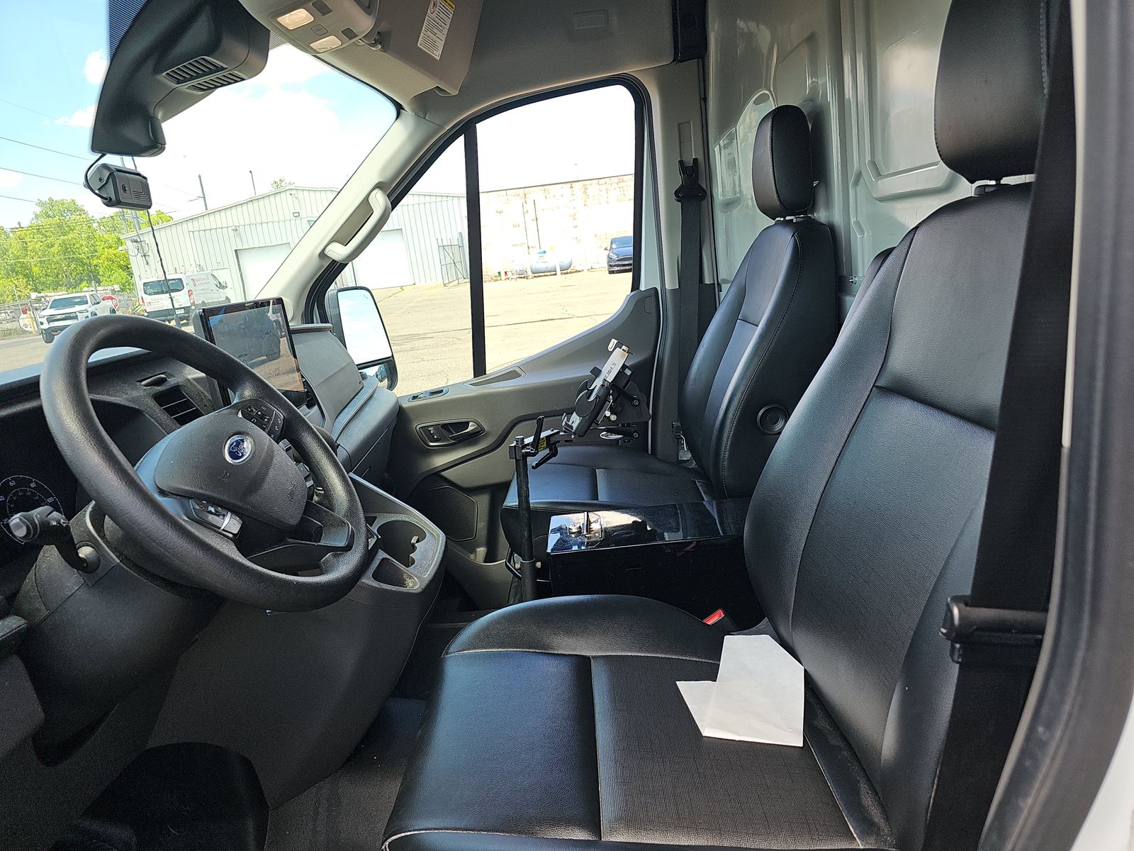 FORD TRANSIT 250 - 8